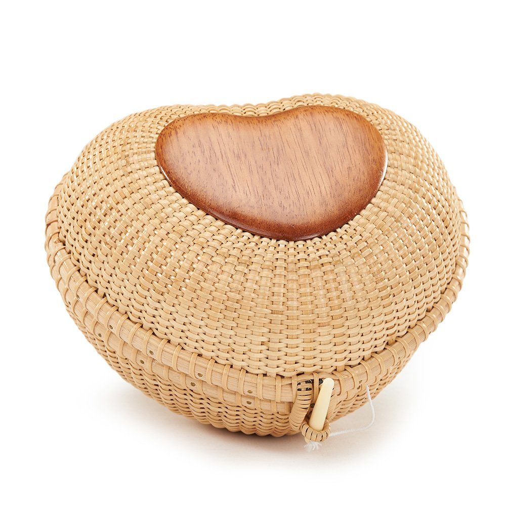 Amazon｜LightShip Nantucket Basket かわいい ラタン ハート形小物  