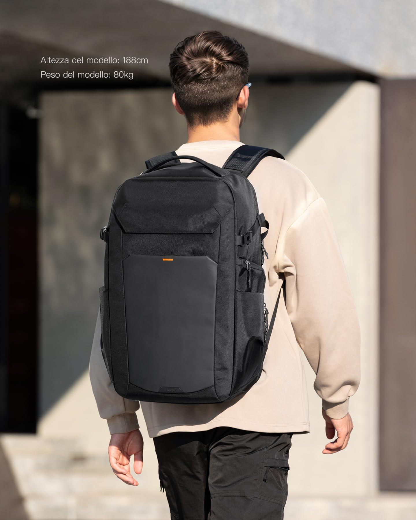 Inateck Zaino Viaggio TSA-friendly, 38L Bagaglio a Mano con Scomparto per Scarpe Separato, per Donna Uomo Resistente agli Schizzi, Nero