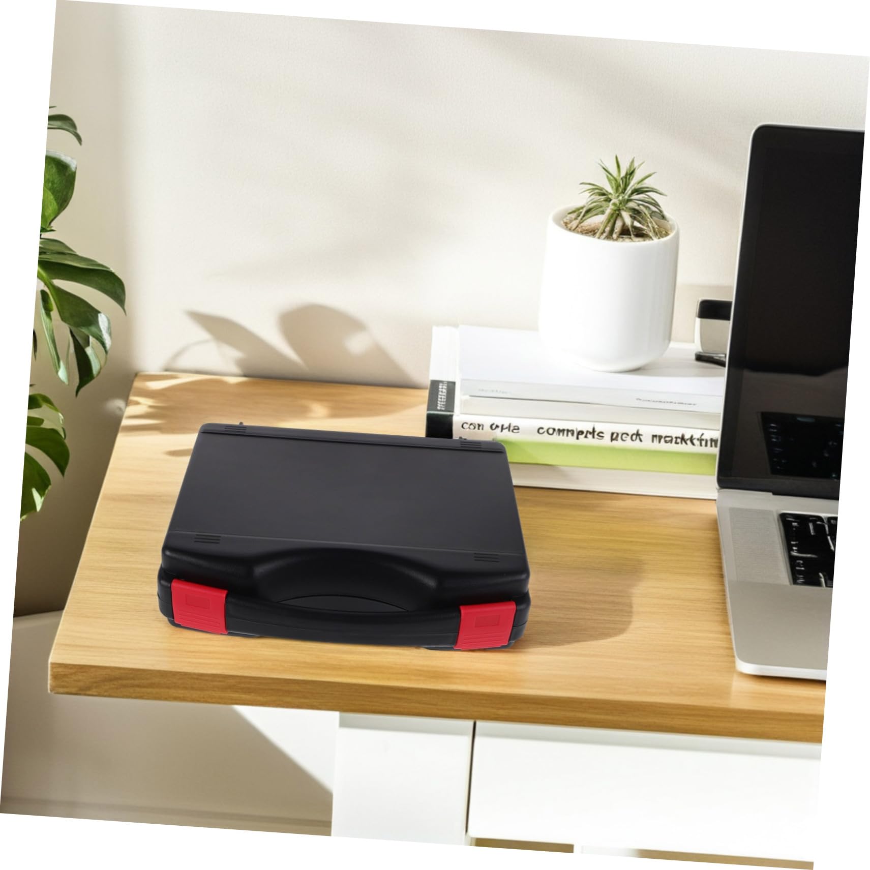 Estuche Portátil Para Peonzas De Plástico Resistente - Organizador Práctico Para Batallas Y Viajes. Capacidad Para Accesorios, Fácil De Limpiar. Tamaño 22x11.5x11.5 Cm.