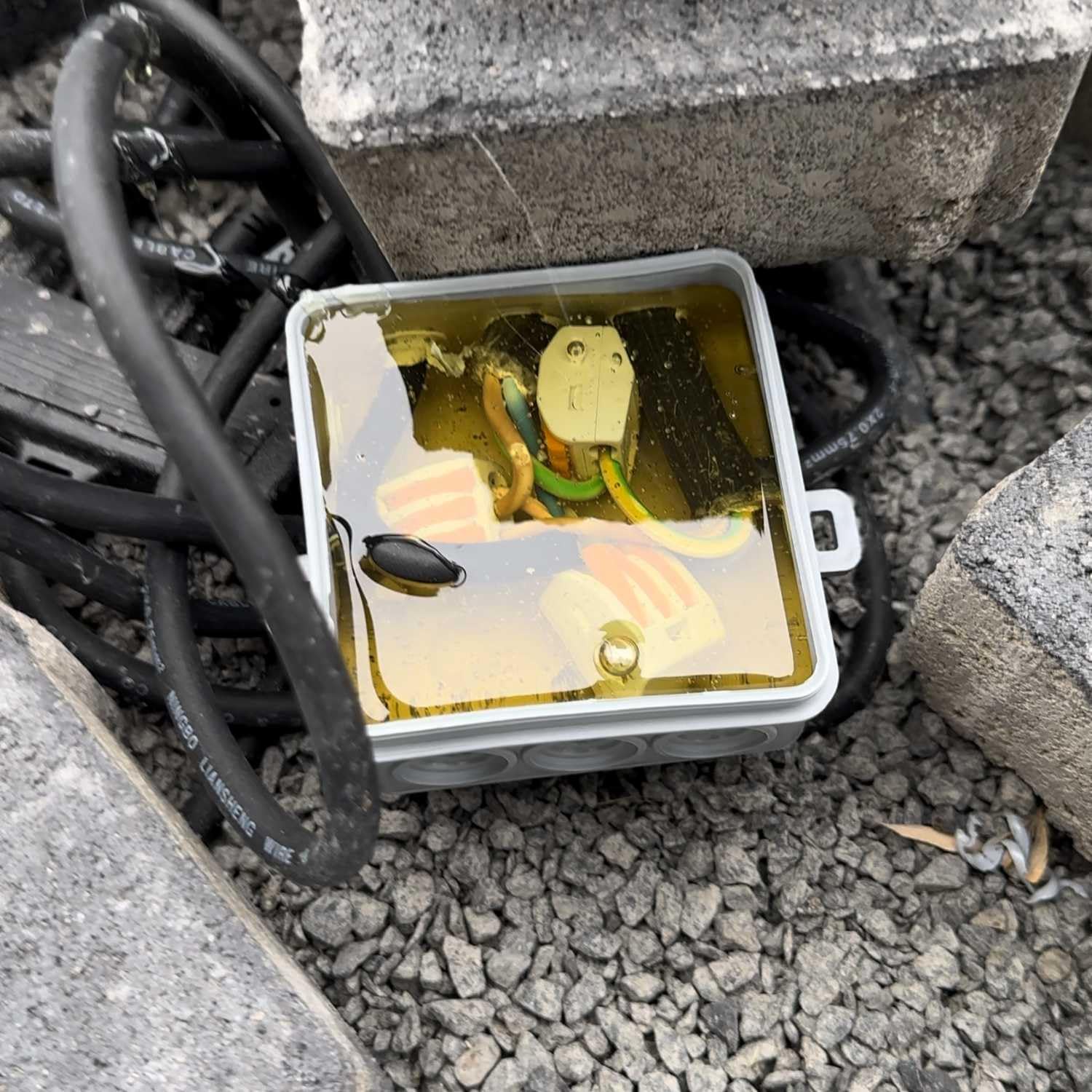 Resina epossidica per elettropressofusione IP68 e IP69 fino a 1000 Volt, 1280 g, marrone traslucido (trasparente) – impermeabile per scatole di derivazione, circuiti, manicotti per cavi, ecc.