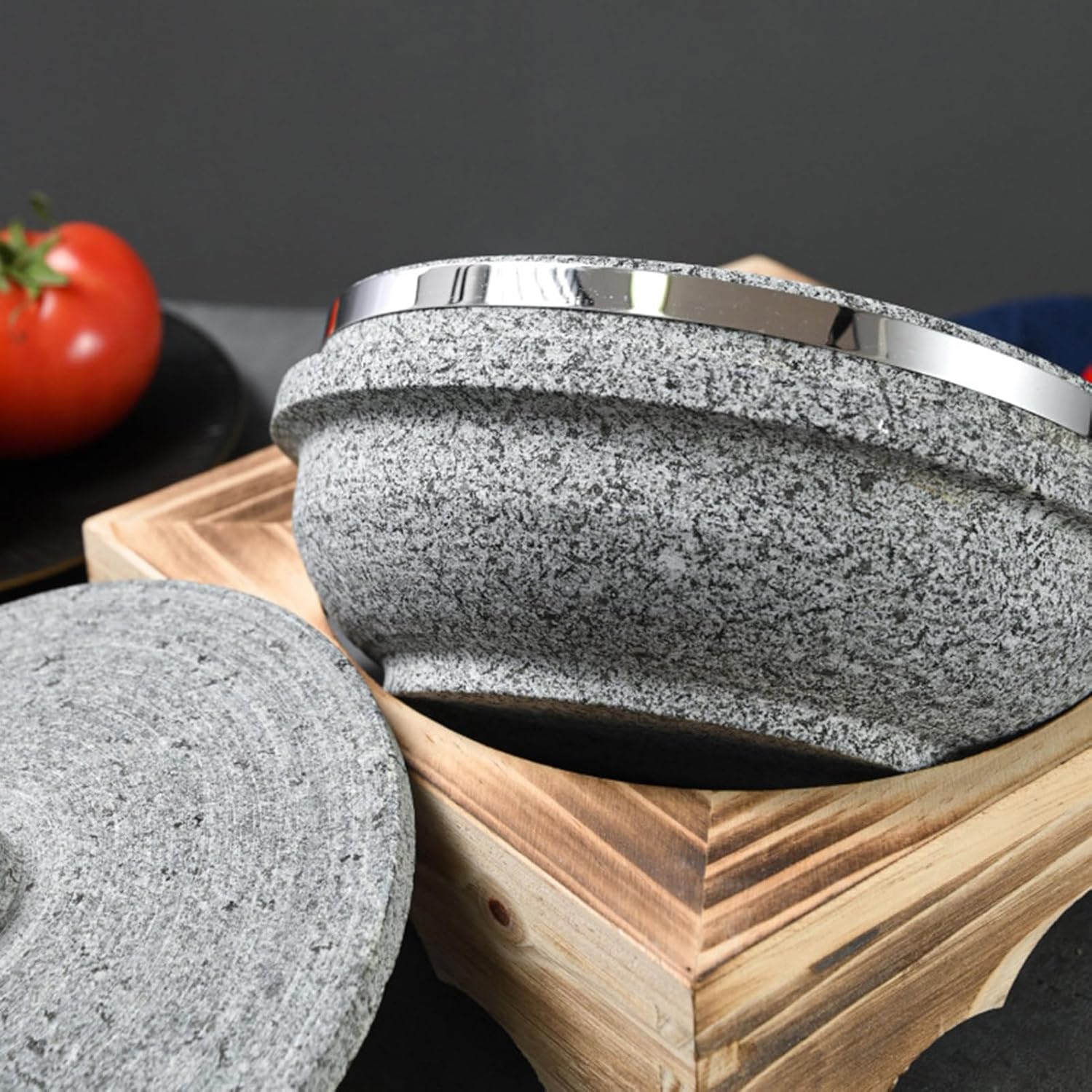 Bibimbap Bowl with Lid, Korean Stone Bowl Cooking Pot with Wood Tray, Natural Stone Bowl Hot Pot for Korean Restaurants, Soup, Rice, Stew,18cm/7.1inch