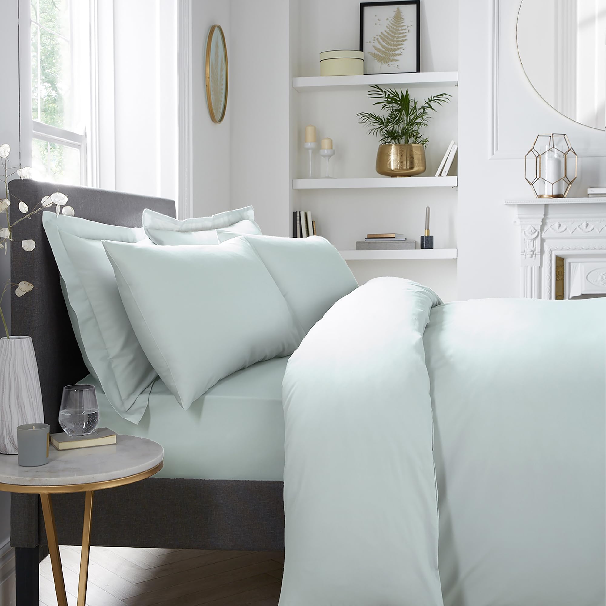 Serene Mint Green Fitted Sheet - Single Size Bedding (190 x 90 x 32cm) - Soft Polycotton - Elastic Corners - Washable Green Bed Sheets