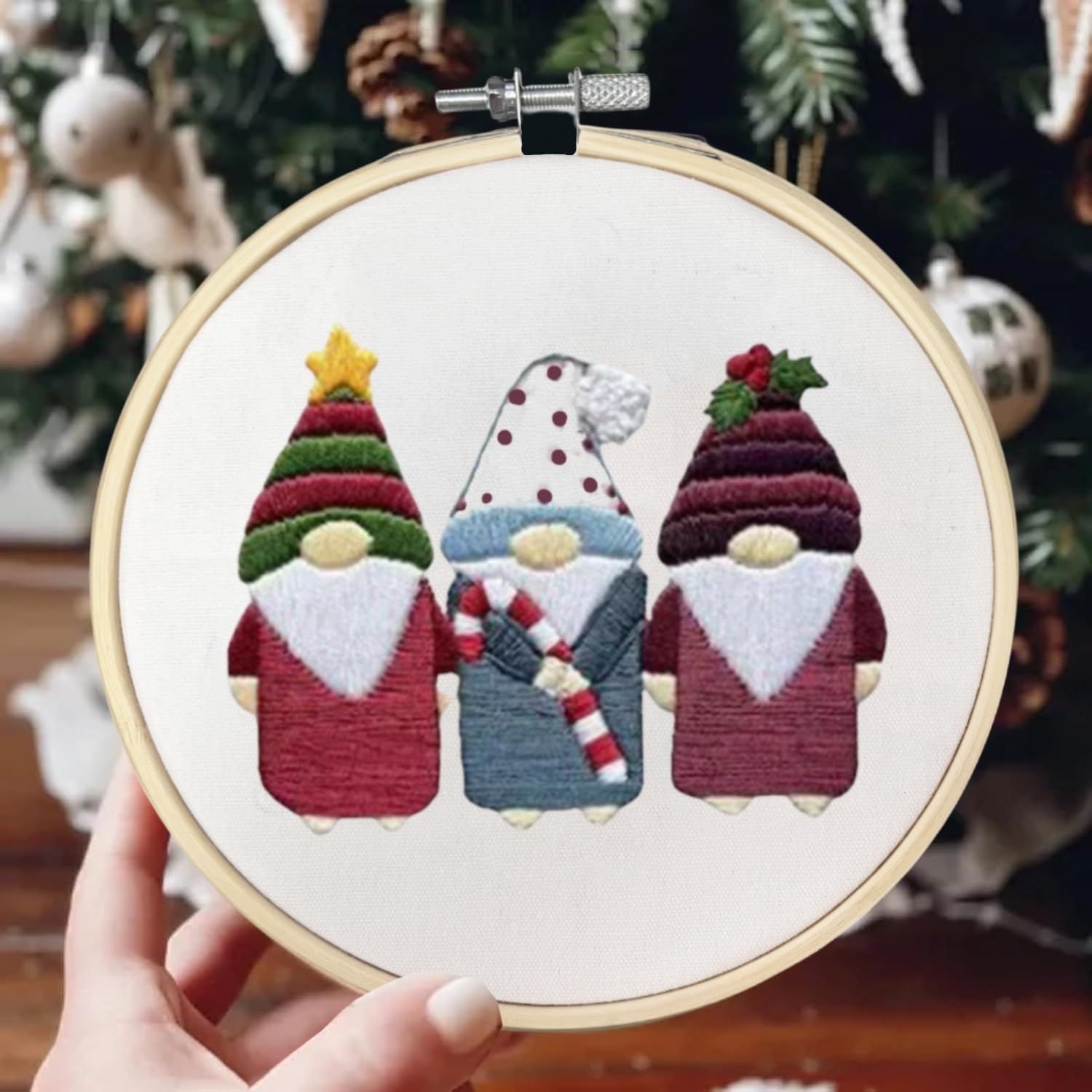 Zoruam Christmas Embroidery Kit - Image 3
