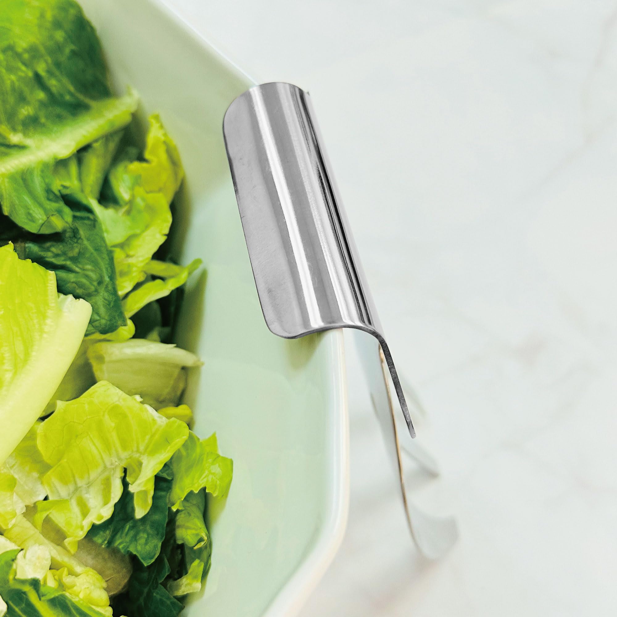 Supreme Housewares Juego de 2 servidores de ensalada de mano de acero inoxidable, prácticas asas de gancho para cuenco para un fácil almacenamiento, manos de ensalada para lanzar y servir ensalada