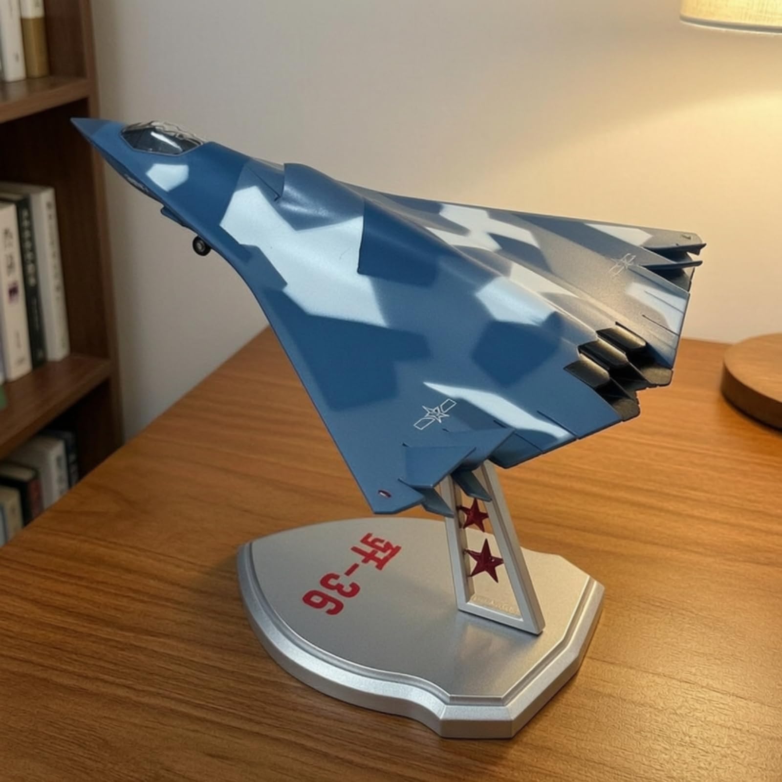 Modellino di Aereo da Caccia Preassemblato Modellino in 1:100 Militare Modello di Aereo con Espositore per Collezionisti, Vetrina, Scrivania