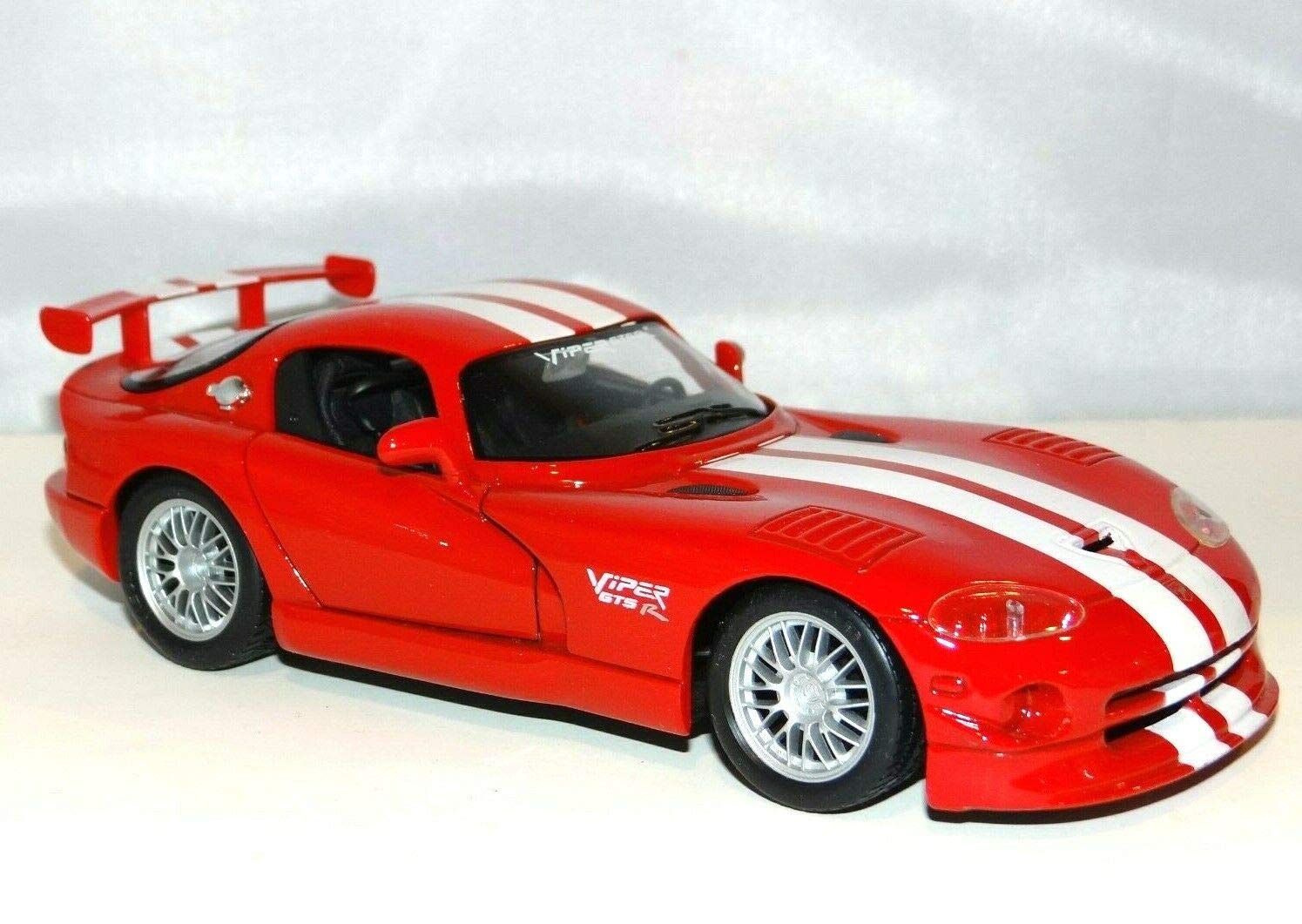 Amazon.co.jp: マイスト ダッジ バイパー GT2 1:18 : ホビー