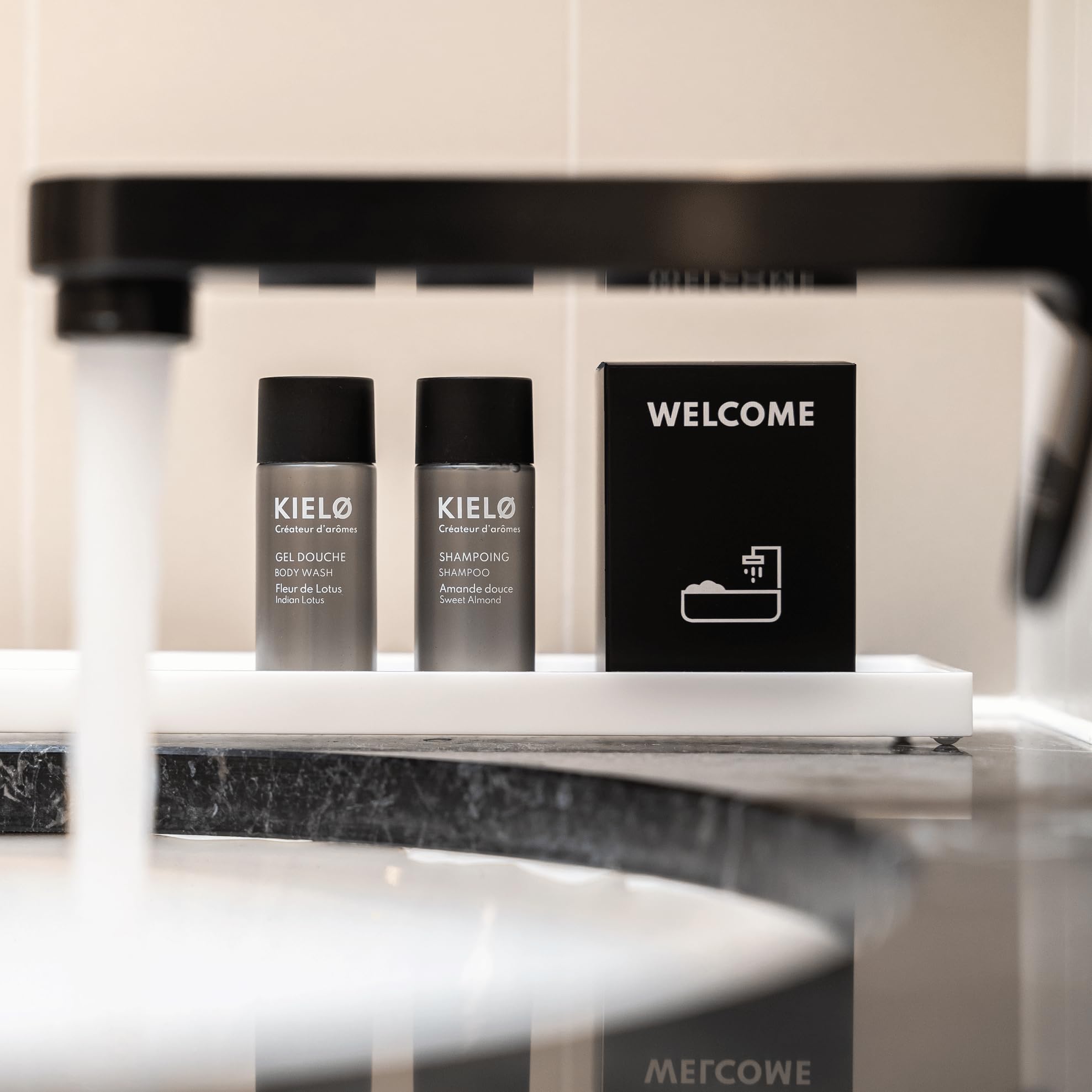 Kit de baño genérico para el hogar en negro | Ideal para alquileres estacionales y Airbnb | Envase elegante y compacto - Fragancia agradable | Completo y listo para usar