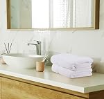 Utopia Towels 8 Piece Premium Towel Set, 2 Bath, 2 Hand, and 4 Wash Cloths, 600 GSM 100% Ring Spun Cotton Highly Absorbent Towels for Bathroom, Gym, Hotel, and Spa, White