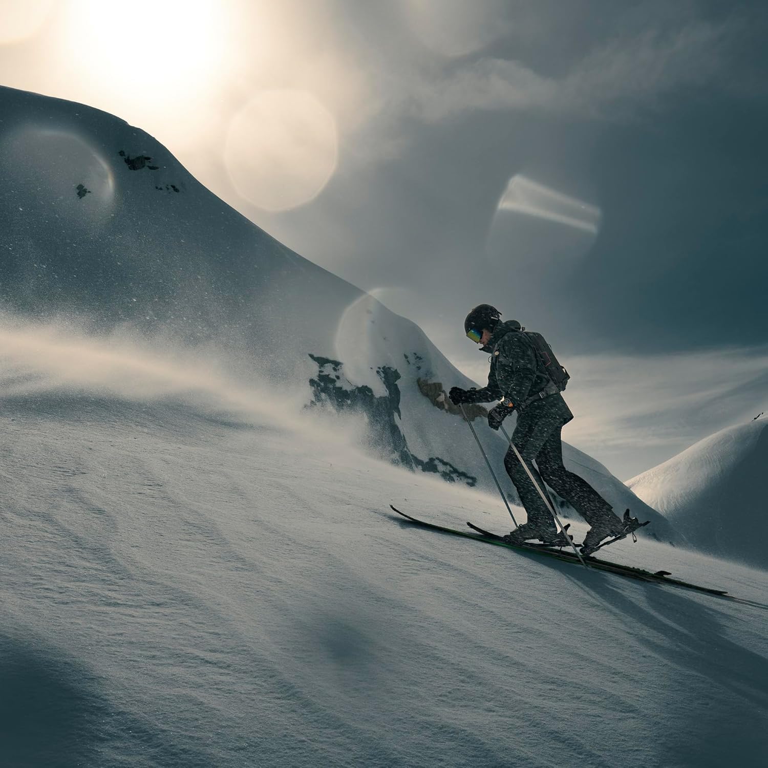 Garmin fēnix 8, 47mm, Display AMOLED 1,4", Touch, Pulsanti induttivi, Speaker e Microfono, Comandi Vocali, GPS multibanda, Torcia, Mappe, 90+ App per lo Sport, Autonomia 16 giorni (Slate Gray & Black)