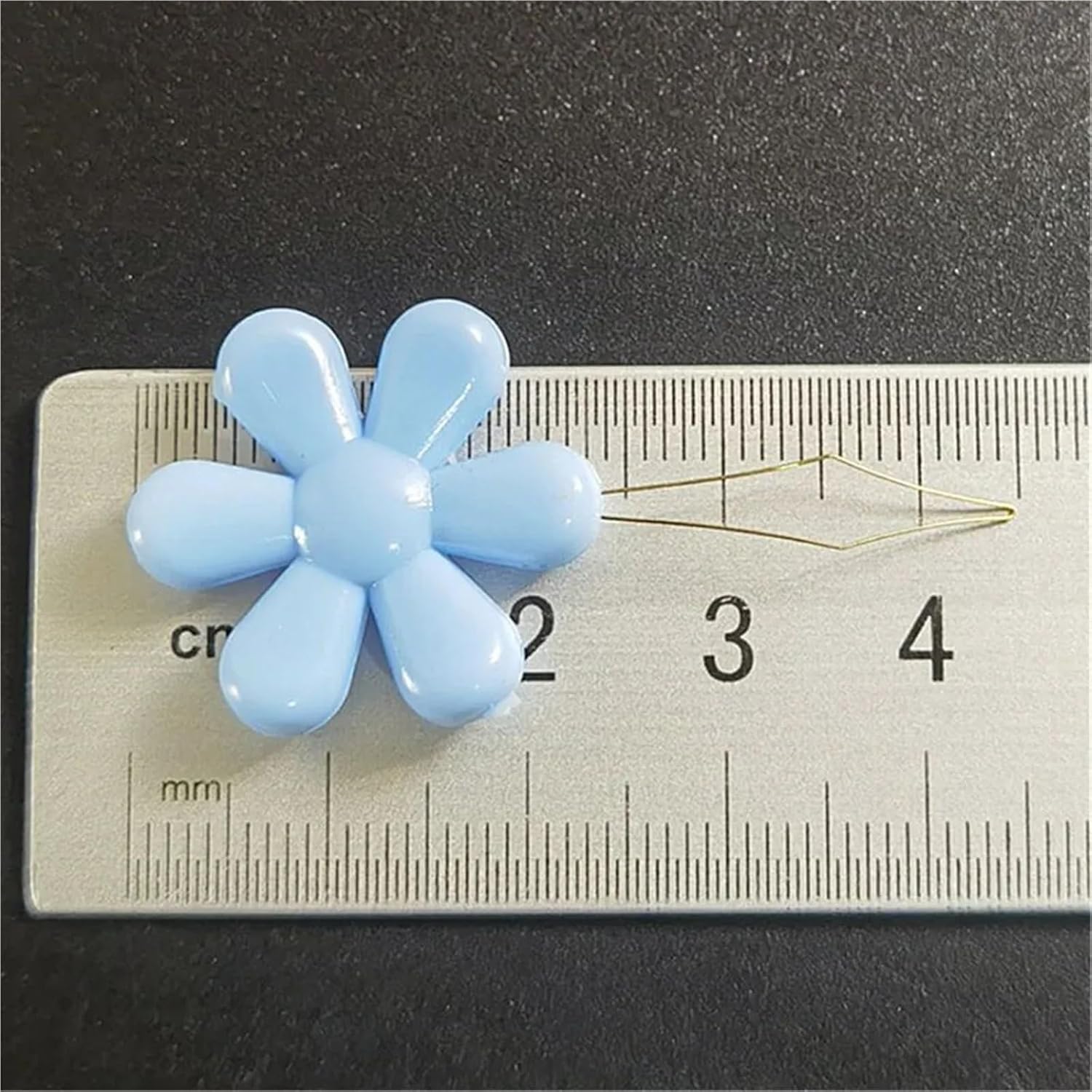 Threaders 100Pcs/lot Random Color Easy Sewing Needle Device Threader Thread Guide for Hand Sewing, Various Sewing Machines