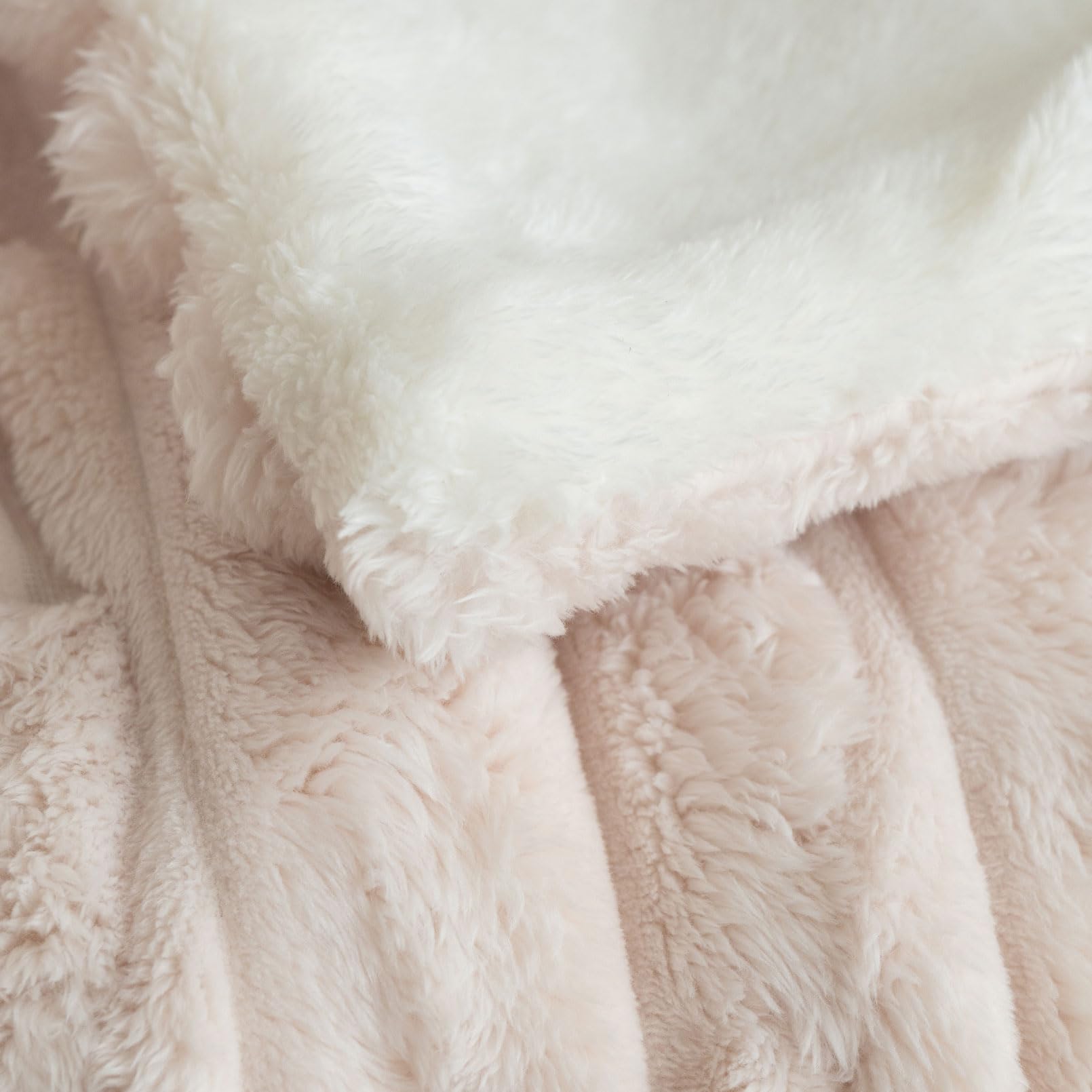 Coperta soffice, con texture morbida, extra calda, per l'inverno, ideale come coperta per divano e copriletto, buon regalo per le donne (geometria beige, 200 x 230 cm)