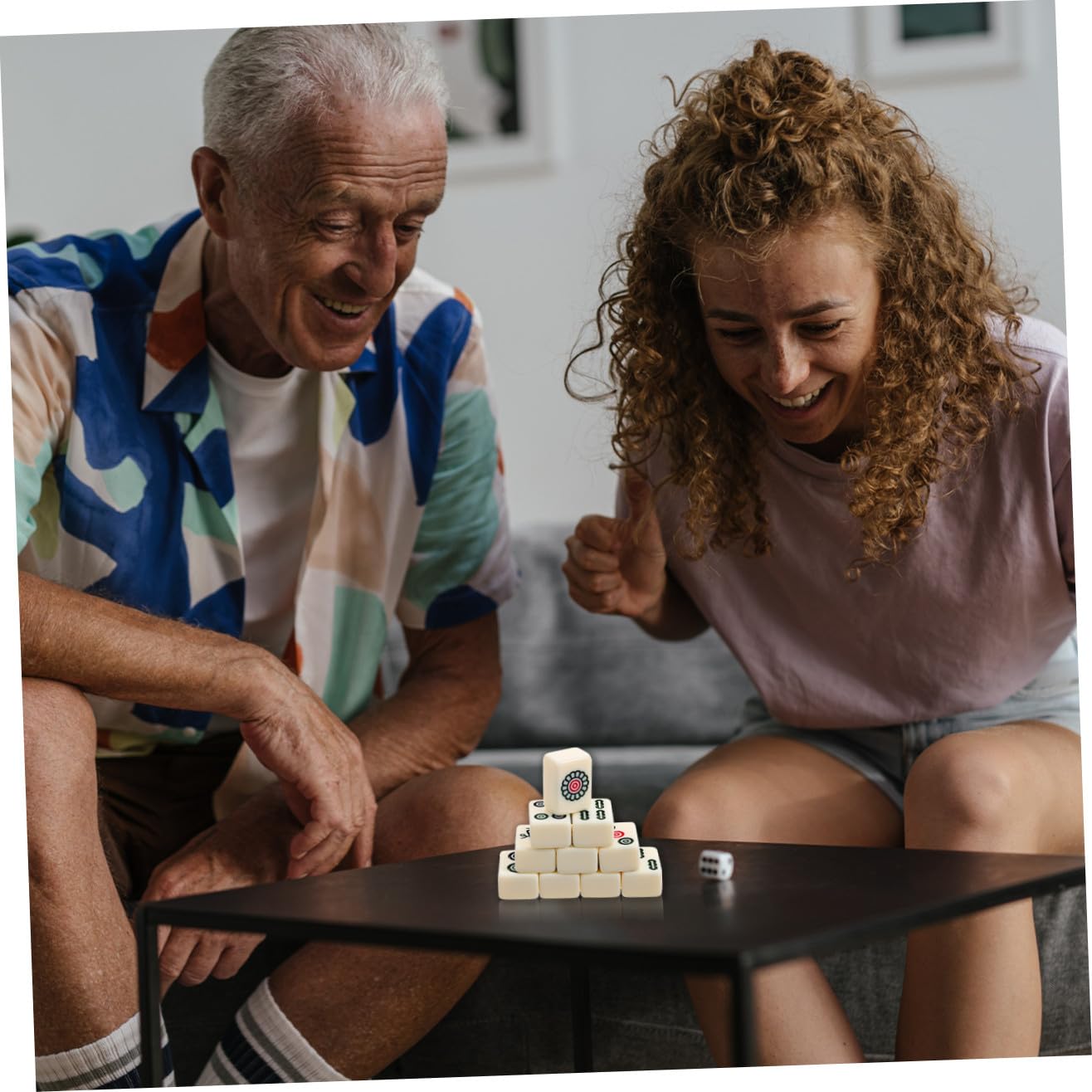 Toddmomy Mini Mahjong Set Tragbar Leicht Kompakt mit Aufbewahrungsbox Kleines Reise Spiel Chinesisches Majong für Zuhause und Party Praktisches Tischspiel für Familien und Unterwegs