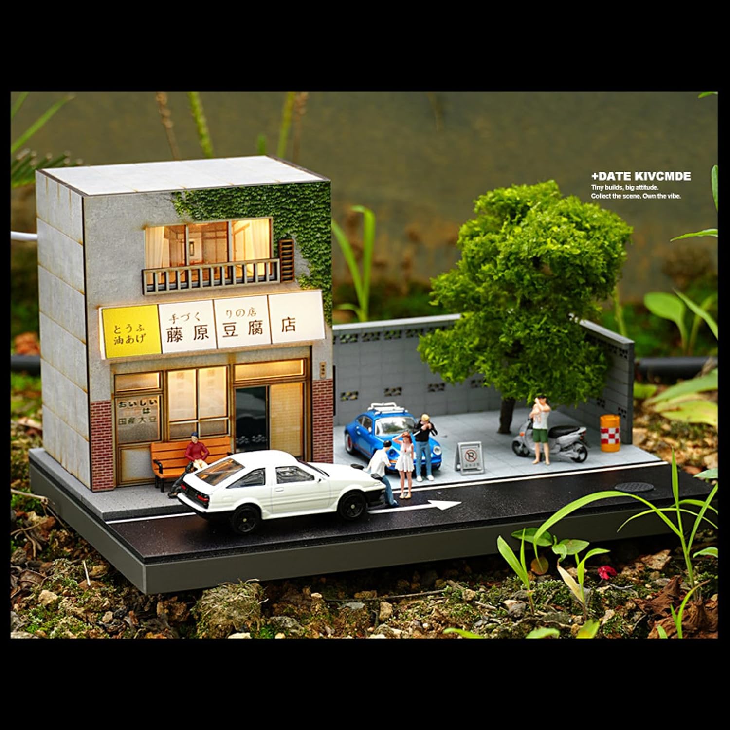 1/64 Scale Diorama Diecast Car Garage Model, Miniature Street Building Scene Display, Japanese Tofu Shop with LED Lights, USB Powered, 9.25 * 6.29 * 5.31 Inches
