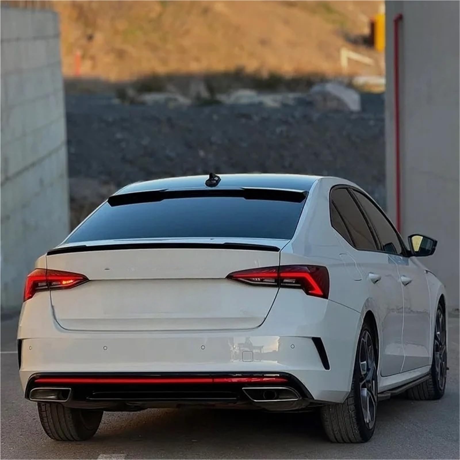 Kompatybilny z Skoda Octavia RS/Sportline/Standard Liftback MK4/Mk4 Facelift Sedan tylny spojler dachowy nakładka tylnego okna spojler dachowy(Rear Boot Spoiler)
