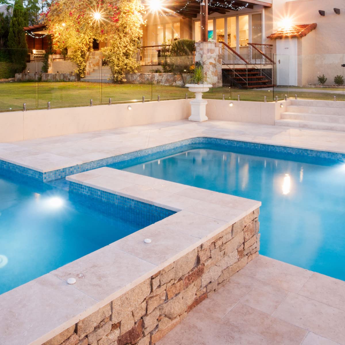 ARCANE INDUSTRIES Peinture Piscine Coque Polyester, Peinture Hydrofuge imperméabilisante, Piscine et Bassin - 5 kg (jusqu'à 15m² pour 2 Couches) Bleu Clair