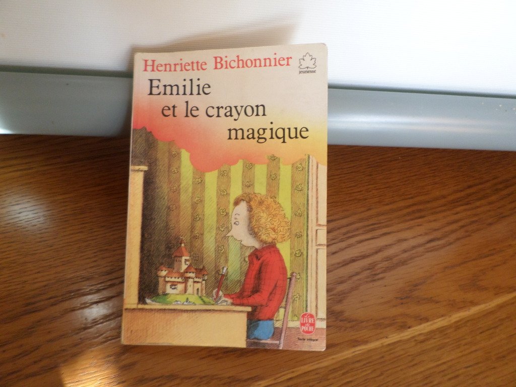 Amazon.com: Emilie et le crayon magique: 9782253033547: Henriette