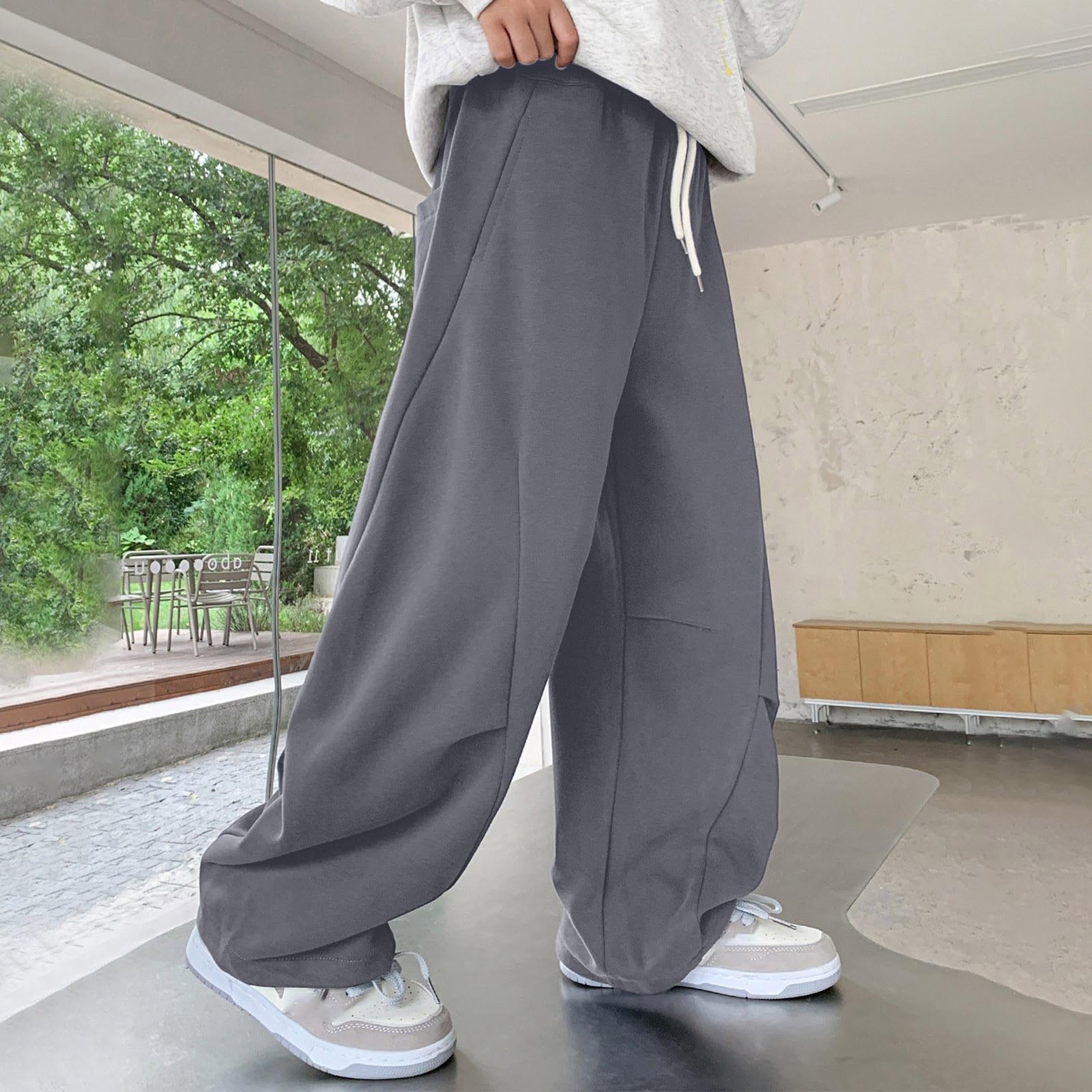 Pantalones holgados para niños Pantalones de deporte resistentes Tejido fresco y ventilado Puños elásticos en los bajos Resistentes y duraderos Diseño clásico atemporal Diseño funcional práctico