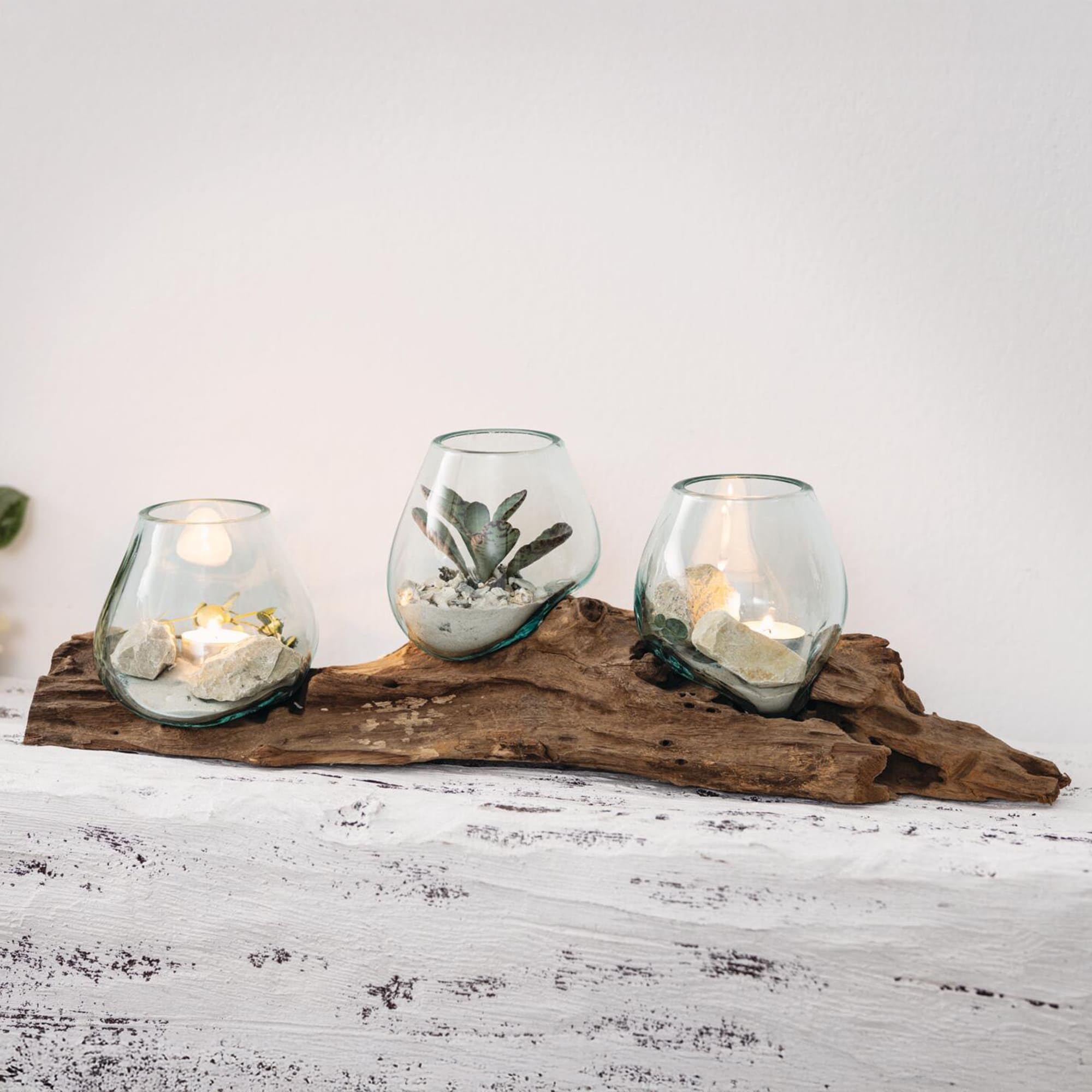 Dekoleidenschaft Wandvase Wurzelholz Wandboard mit 3 Glasvasen, 56 cm lang, Handarbeit von Bali, Unikat, Wand-Windlicht, Teelichthalter