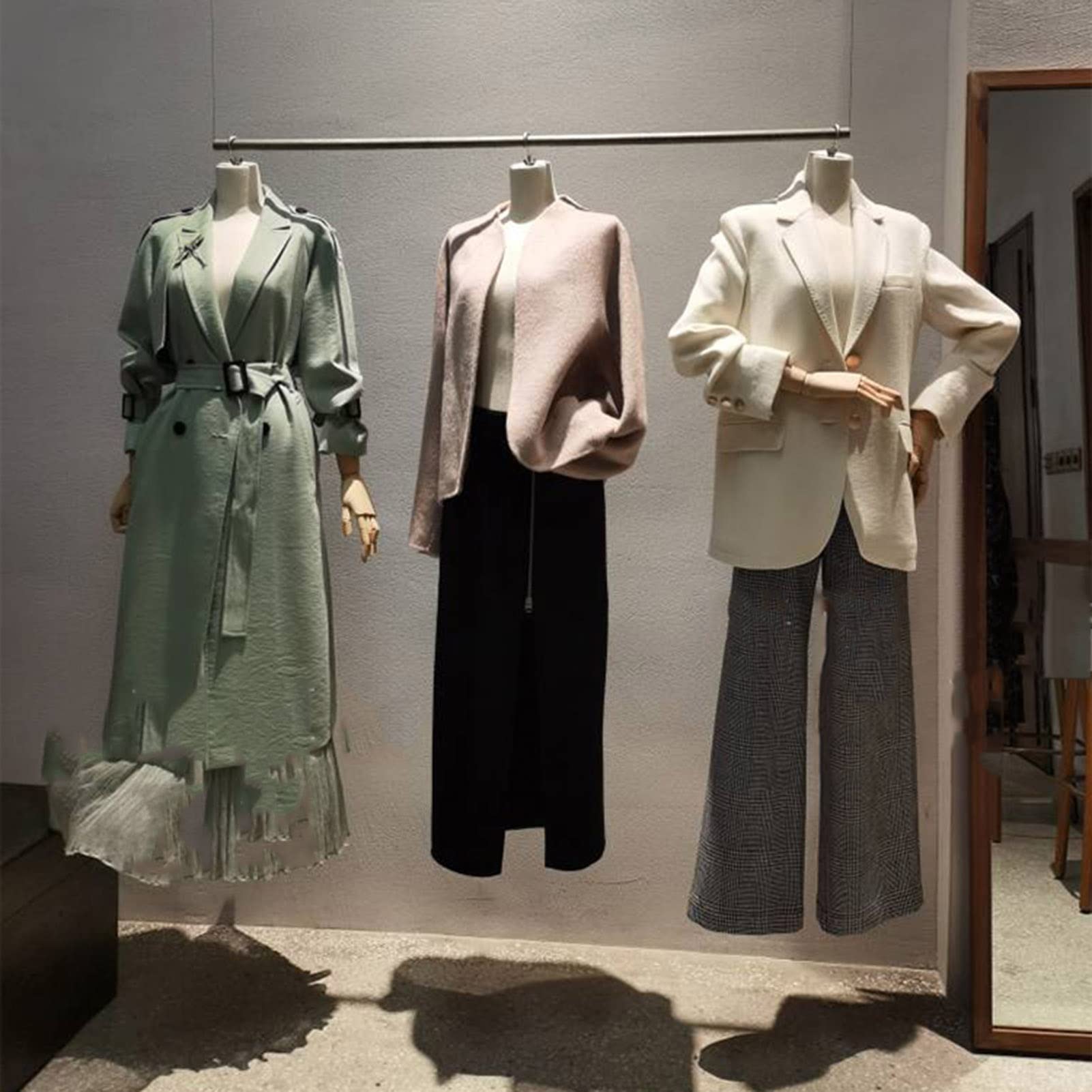 Mannequin Körper Torso Männlich, Hängende Kleidung Display Dummy Maniquins Körper Mit Holz Arm, Halbmaßstab Schaufenster Haken Up Modell, 150 cm Draht Seil, 3 Farben (Farbe: Rot) (Rot)