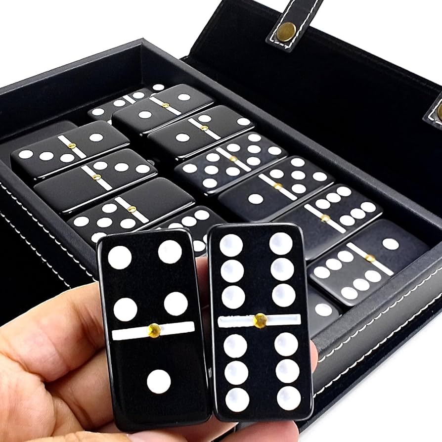 ボードゲームセット Amazon.co.jp: umbra チェスセット 木製 チェス盤 ボードゲーム