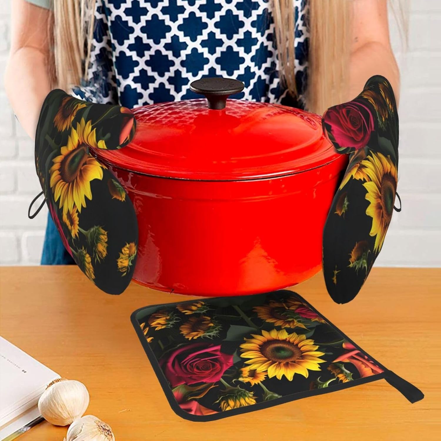 Sunflower Rose Print Heat Resistant Microwave Gloves, Used for Baking, Cooking, and Fashion Kitchen Essentials