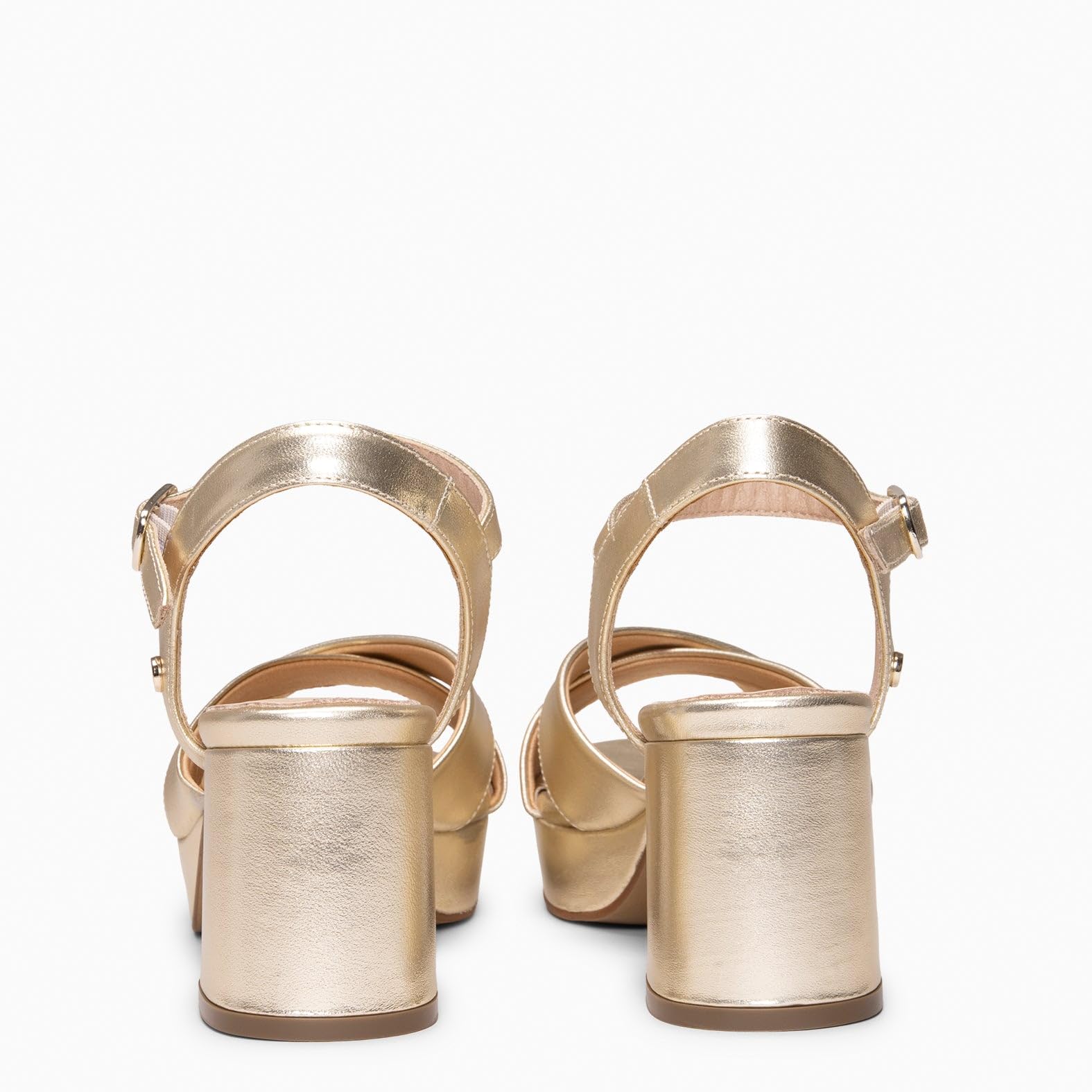 miMaO. Sandalias con plataforma elegantes y cómodas de piel. Diseñado y Fabricado en España