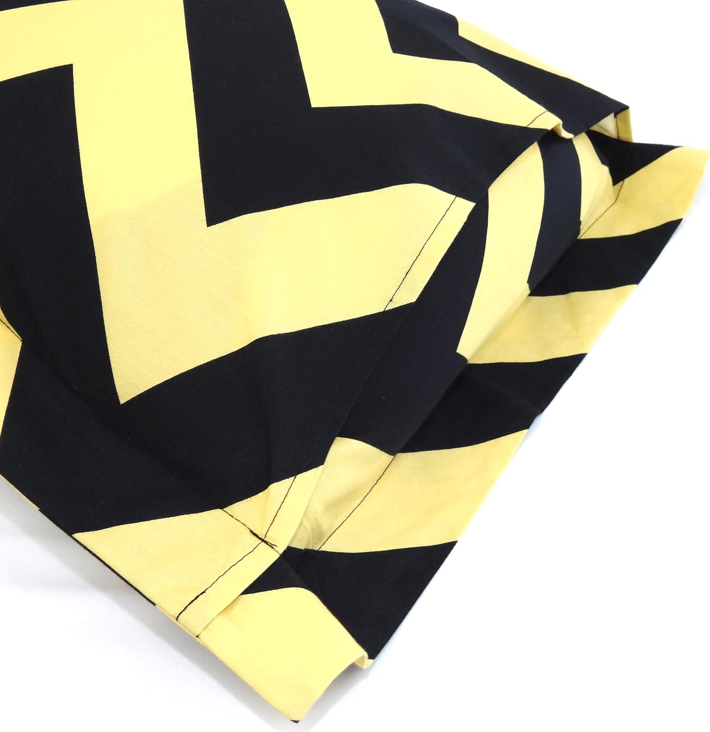 4PC Bedding Set- Duvet Cover and Duvet Insert Features Extra Warm Dobby Down Alternative Duvet Comforter Insert along with 100% Cotton Chevron Duvet Cover Set (Full/Queen, Gold and Black)