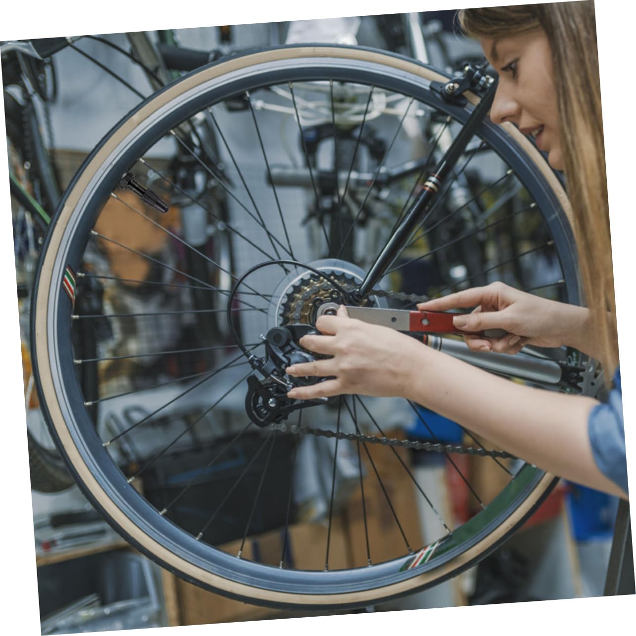 GAROZATION 1pc Bike Tubeless Valve Inflating Valve for Mountain Cycling Black Design Prevents Air Leakage Easy to Install Compatible Tubeless Tires