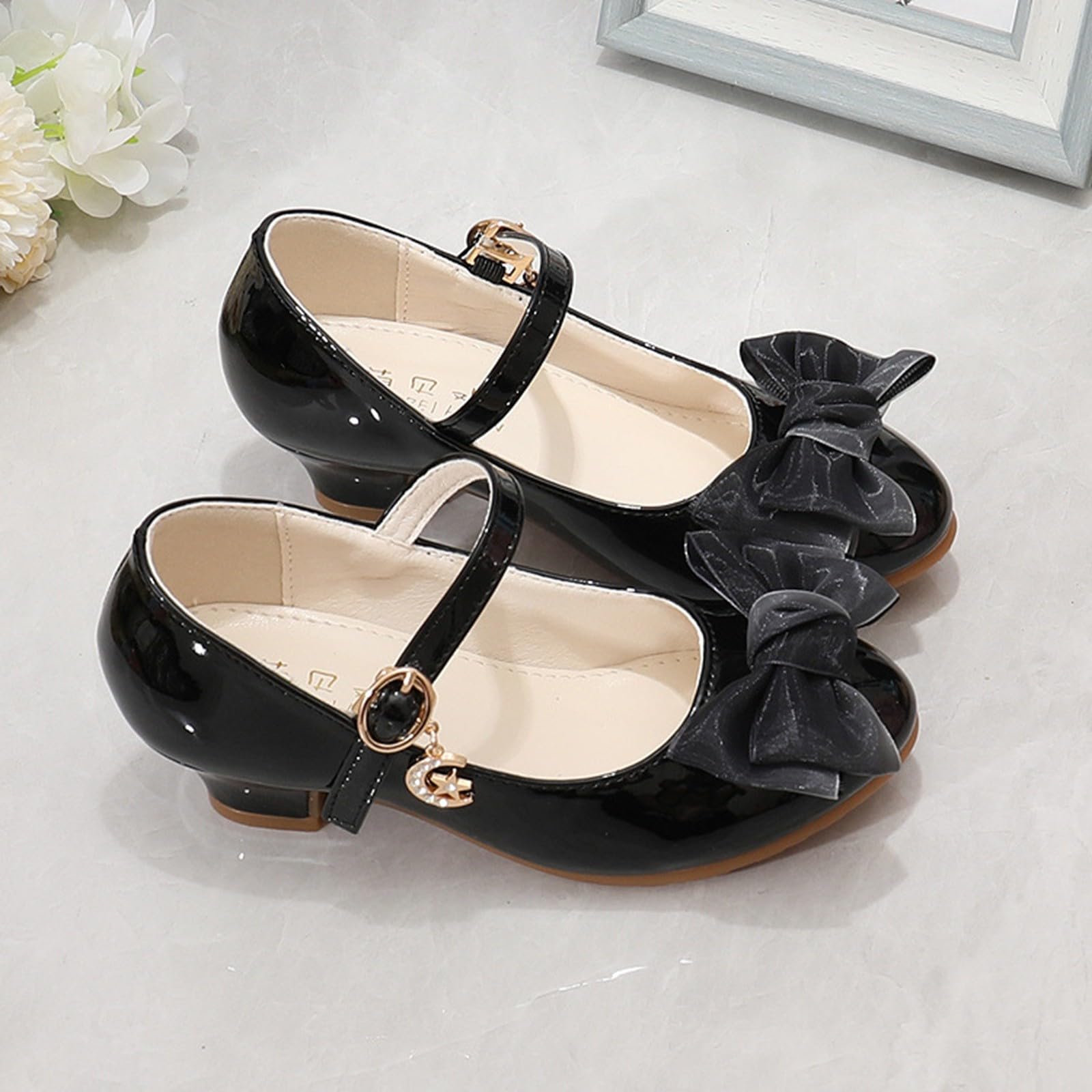 Chaussures De Princesse Enfant Fille Cuir Chic a la Mode Chaussure De Cérémonie Fille Mariage Soirée Bal Brillante Confort Semelle Plate Antidérapant Souples Légères