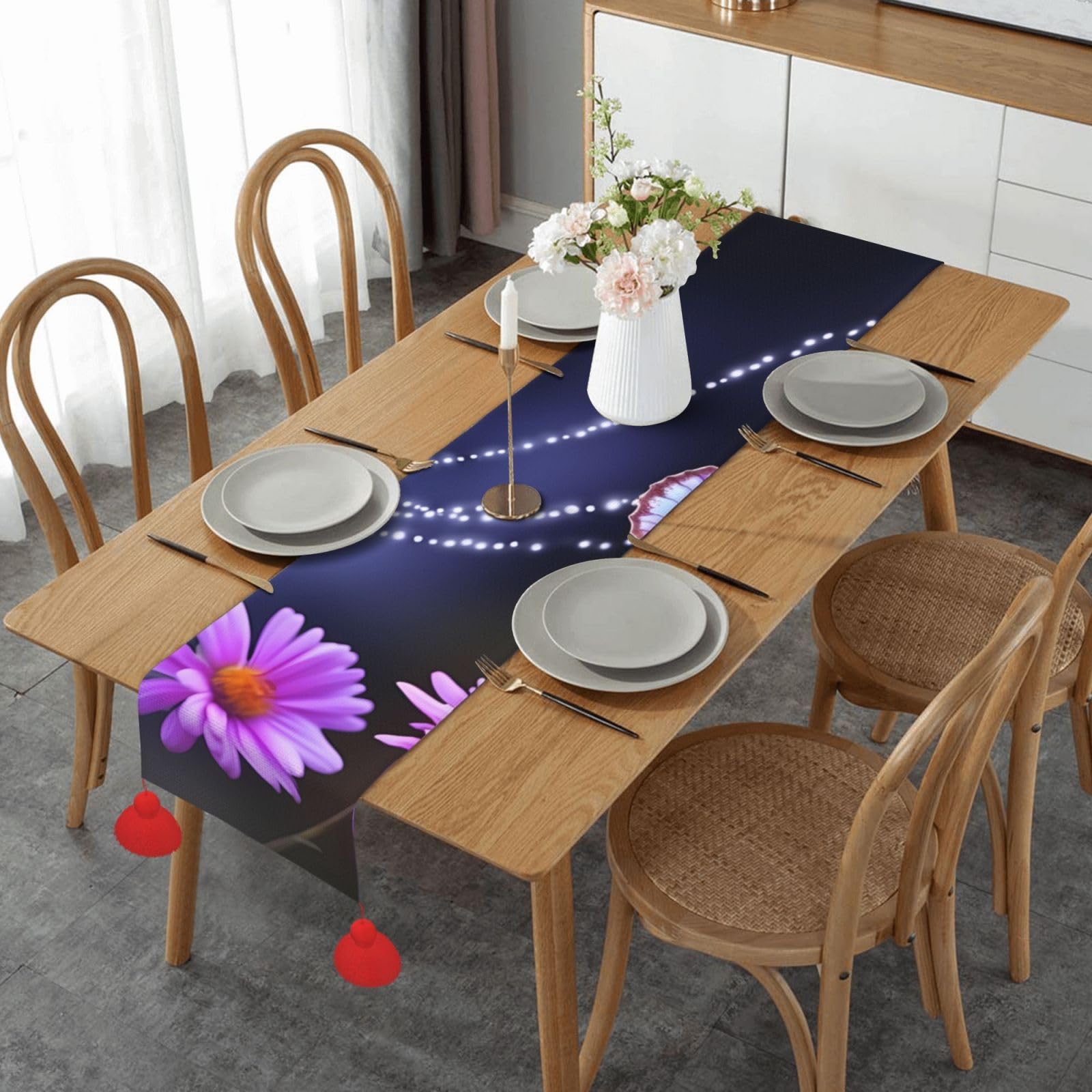 Chemin de table en lin motif papillon violet confectionné pour vos plus beaux dîners