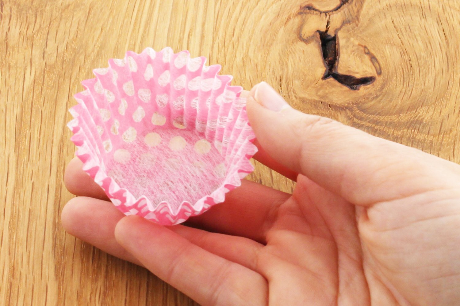 Amazon｜全家協 増量 油を吸収 ヘルシーおかずカップ 深型6号 42枚入り