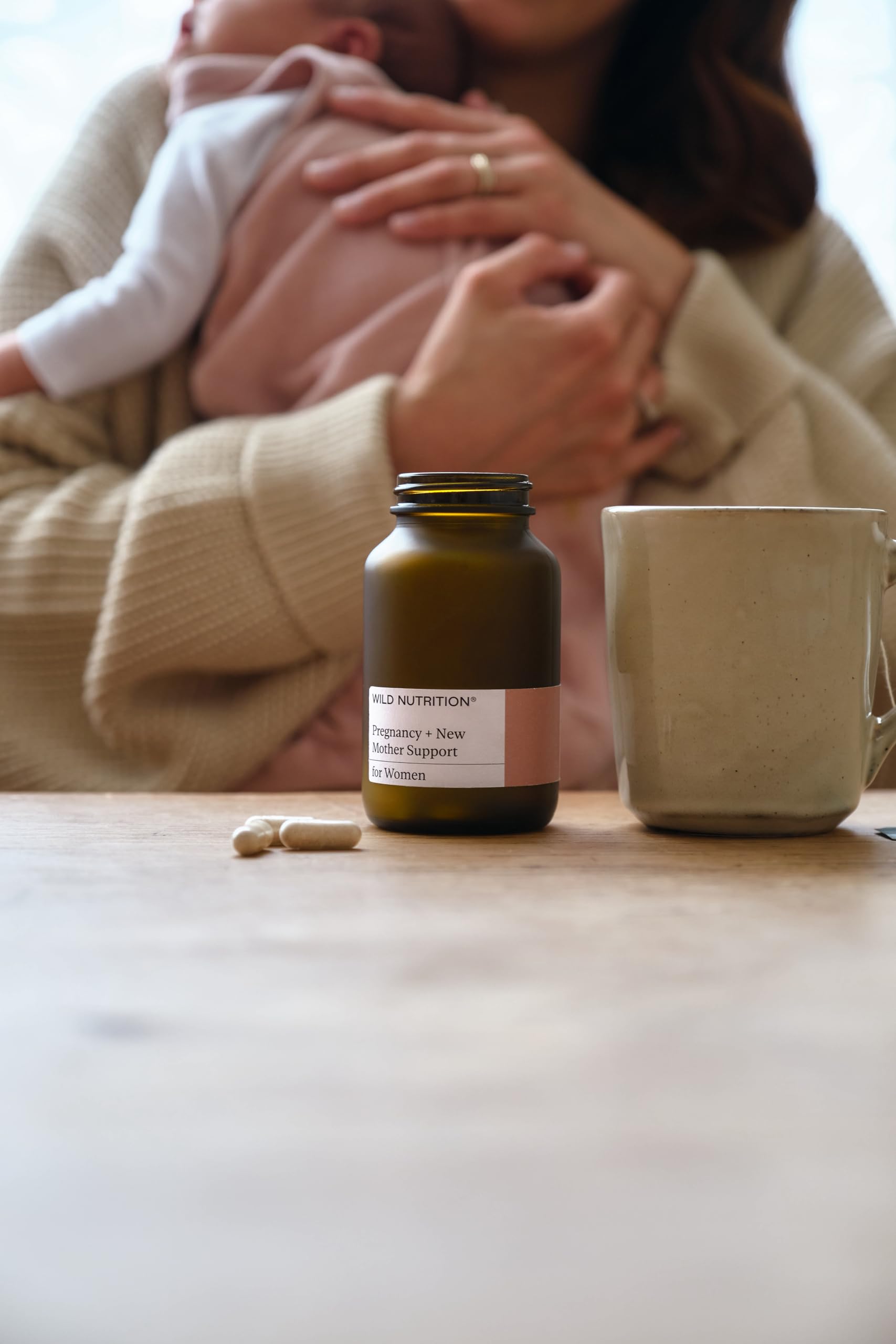WILD NUTRITION Food-Grown® Schwangerschaftsvitamine für Frauen | Postnatale Vitamine gegen Übelkeit, für den Hormonhaushalt und gegen Müdigkeit | 90 Kapseln