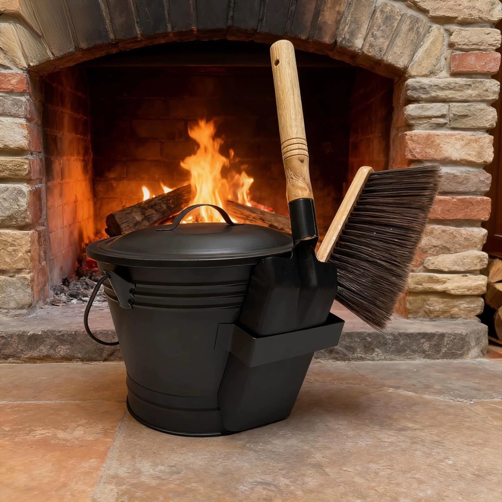Secchio per Cenere Camino con Coperchio Materiale Metallico Grande capacità con Manico Accessori Camino Legna Resistente alle Alte Temperature