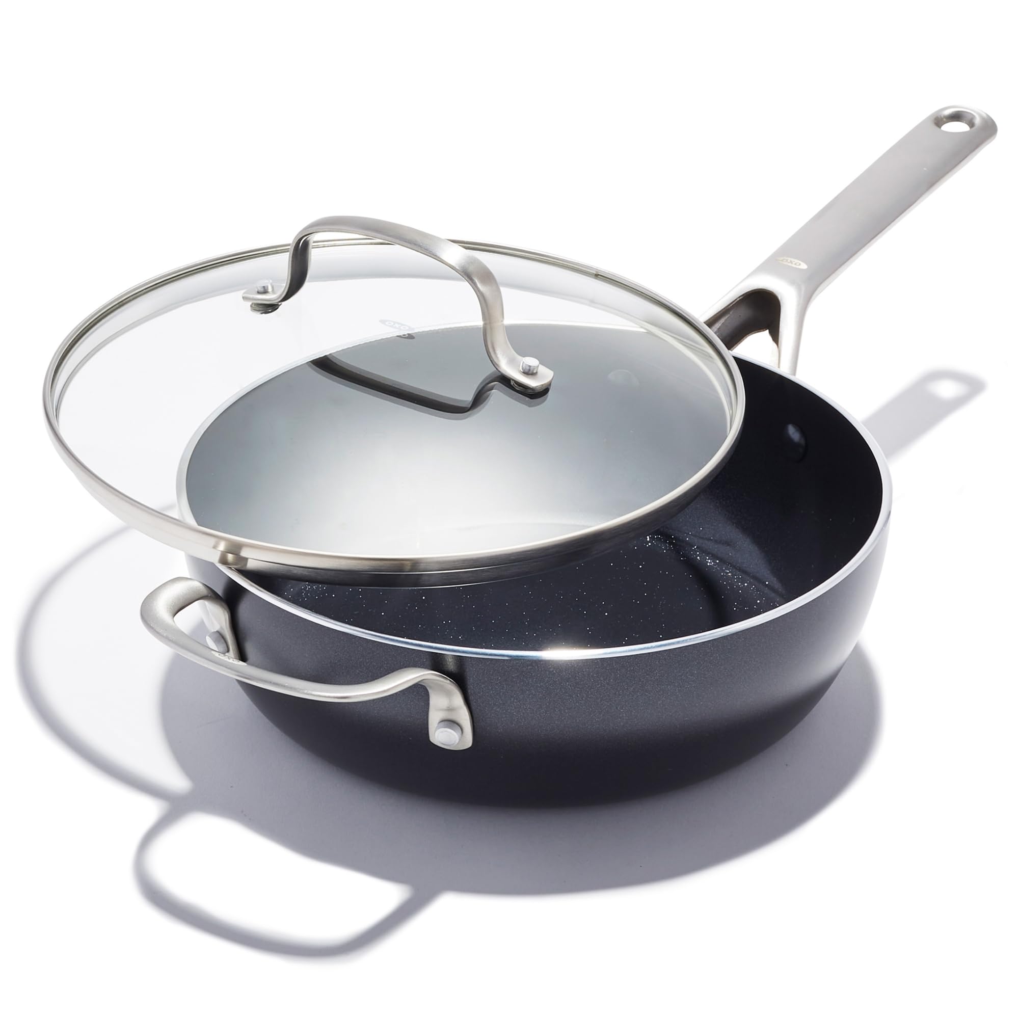 OXO Agility Series 24 cm/2.8L Chef’s Pan with Lid – No-PFAS Ceramic Non-Stick, Quick-Heating Aluminium, Induction-Ready Base, Oven & Dishwasher Safe, Sturdy Stainless Steel Handles, Tempered Glass Lid