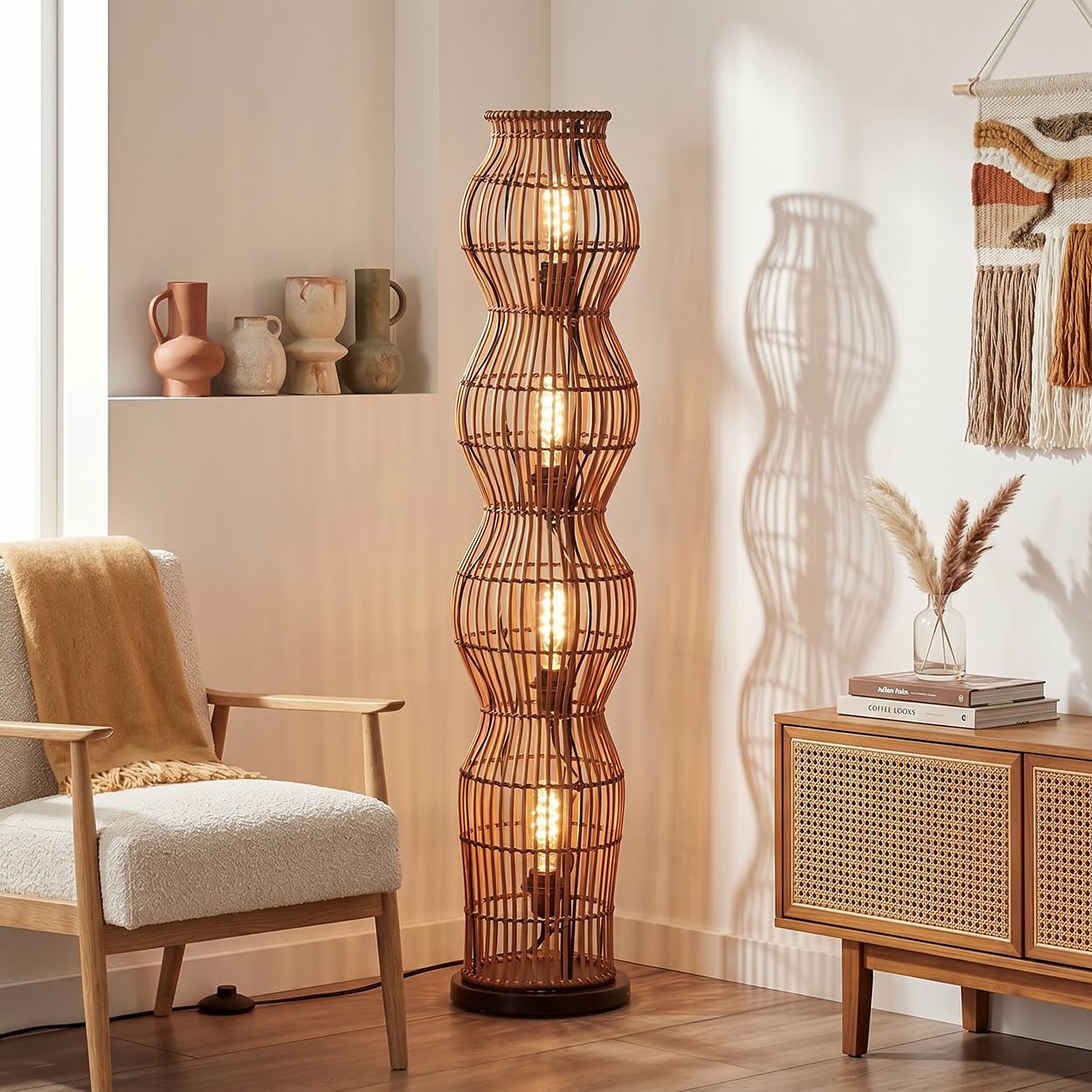 HOFSTEIN Stehleuchte Cardeira, Stehlampe im skandinavischen Design, Boho-Style mit Schirm aus Rattan in Natur, mit Lichteffekt, E27, Höhe 110cm, Fußschalter - Wohnzimmer, Schlafzimmer, Esszimmer, Flur
