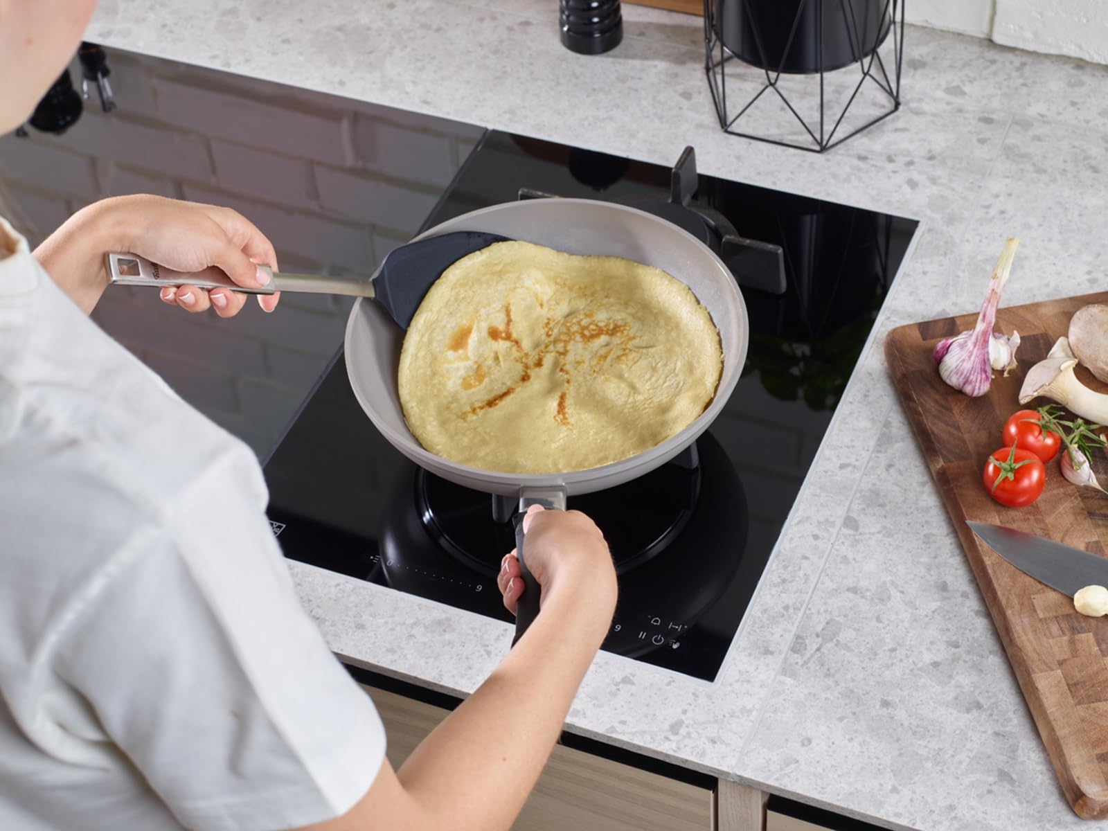 Fissler Ceratal Classic Pfannen-Set / 2-teilig, Aluminium-Pfanne, Keramik-beschichtet (24+28 cm) Ceramic Bratpfanne antihaftend – Induktion, Grau