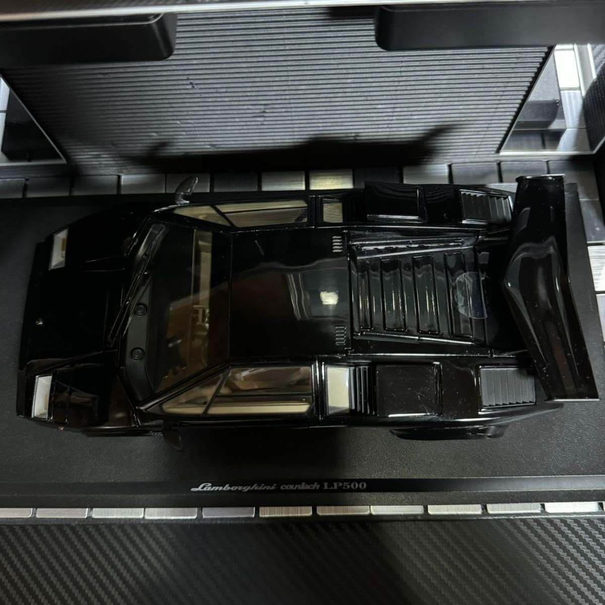 Amazon.co.jp: 絶版 未展示品 京商1/18ランボルギーニカウンタック  