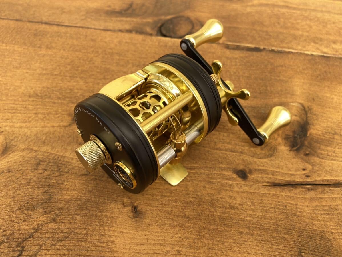 Amazon | トラウト ベイトリール 丸型 リール ブラック×ゴールド 渓流