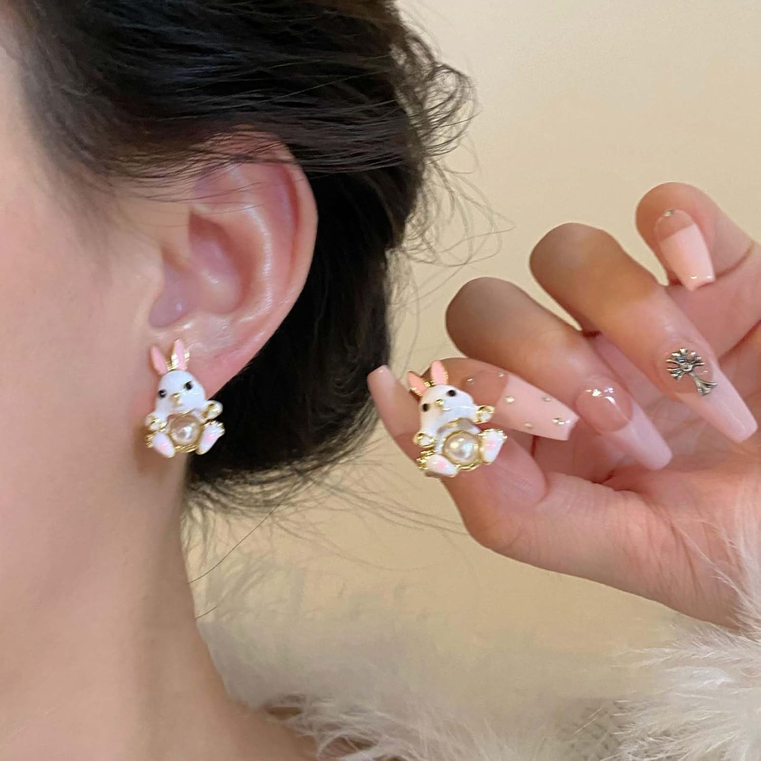 Boho Resin Rabbit Stud Earrings Vintage Pearl Bunny Rabbit Earrings White Cute Rabbit Earrings Animal Rabbit Statement Earrings Jewelry for Women - Image 2