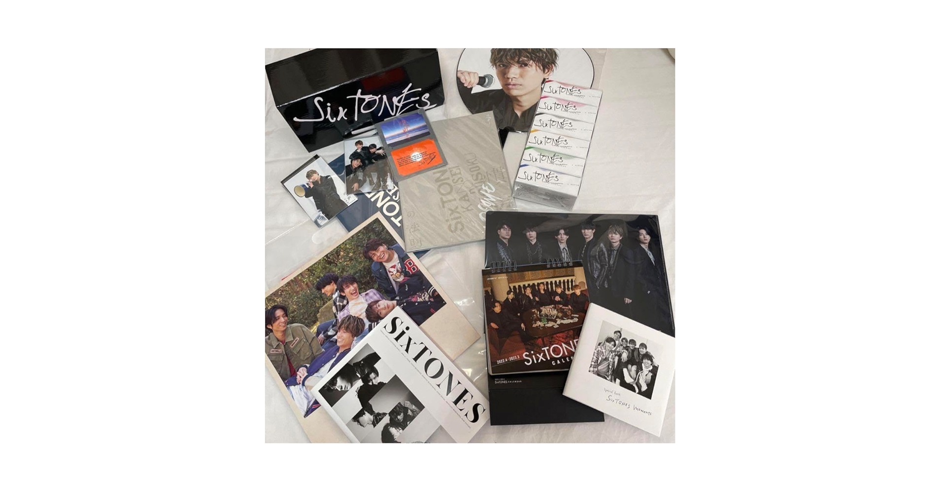 SixTONES 慣性の法則グッズ、CD10枚、Blu-ray4setまとめ売り SixTONES 慣性の法則グッズ、CD10枚、Blu-ray4setまとめ売り
