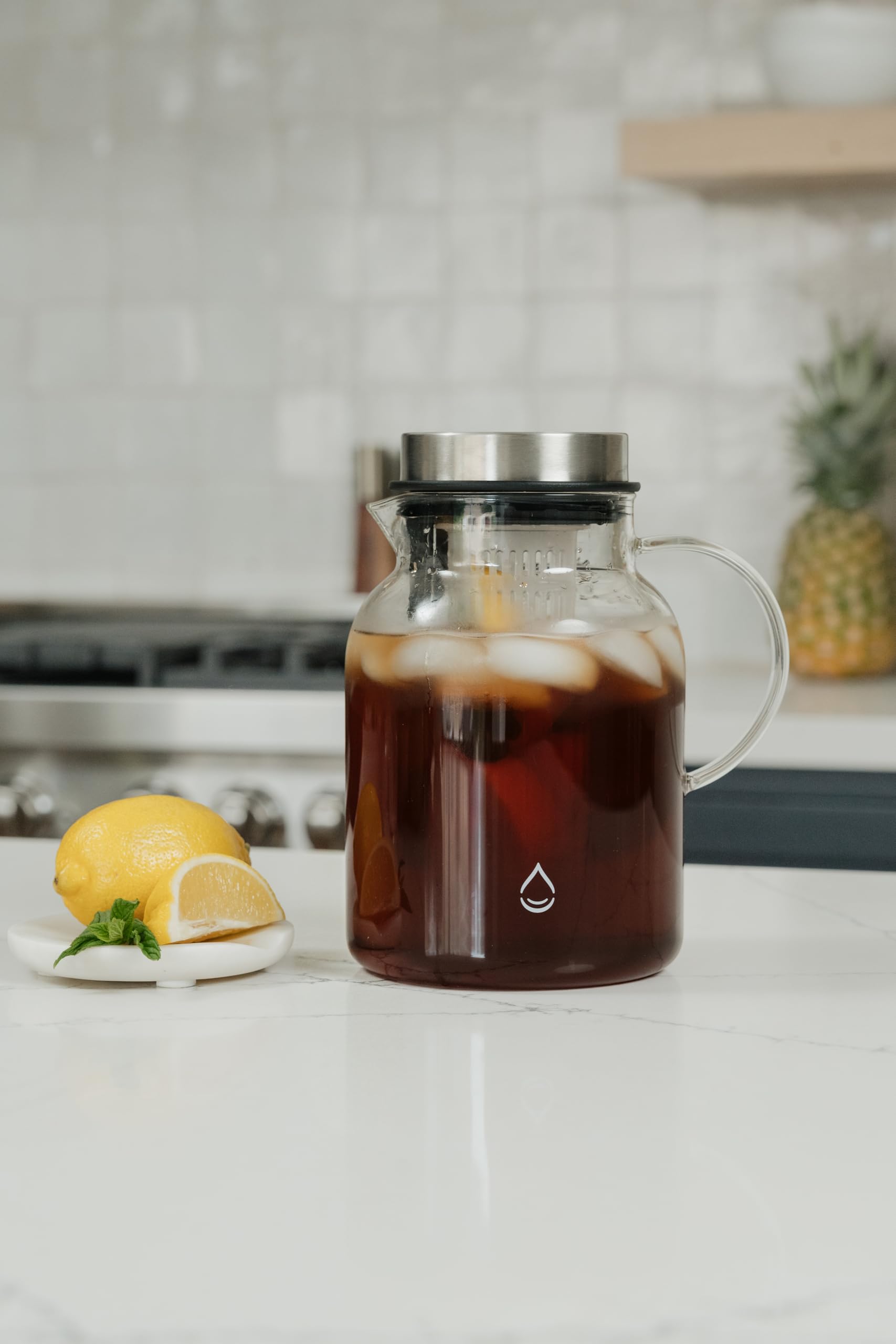 Jarra de agua con infusor de frutas de vidrio, resistente al calor para uso frío/caliente, gran jarra de té helado | Colección Tranquil, 2 cuartos de galón 7