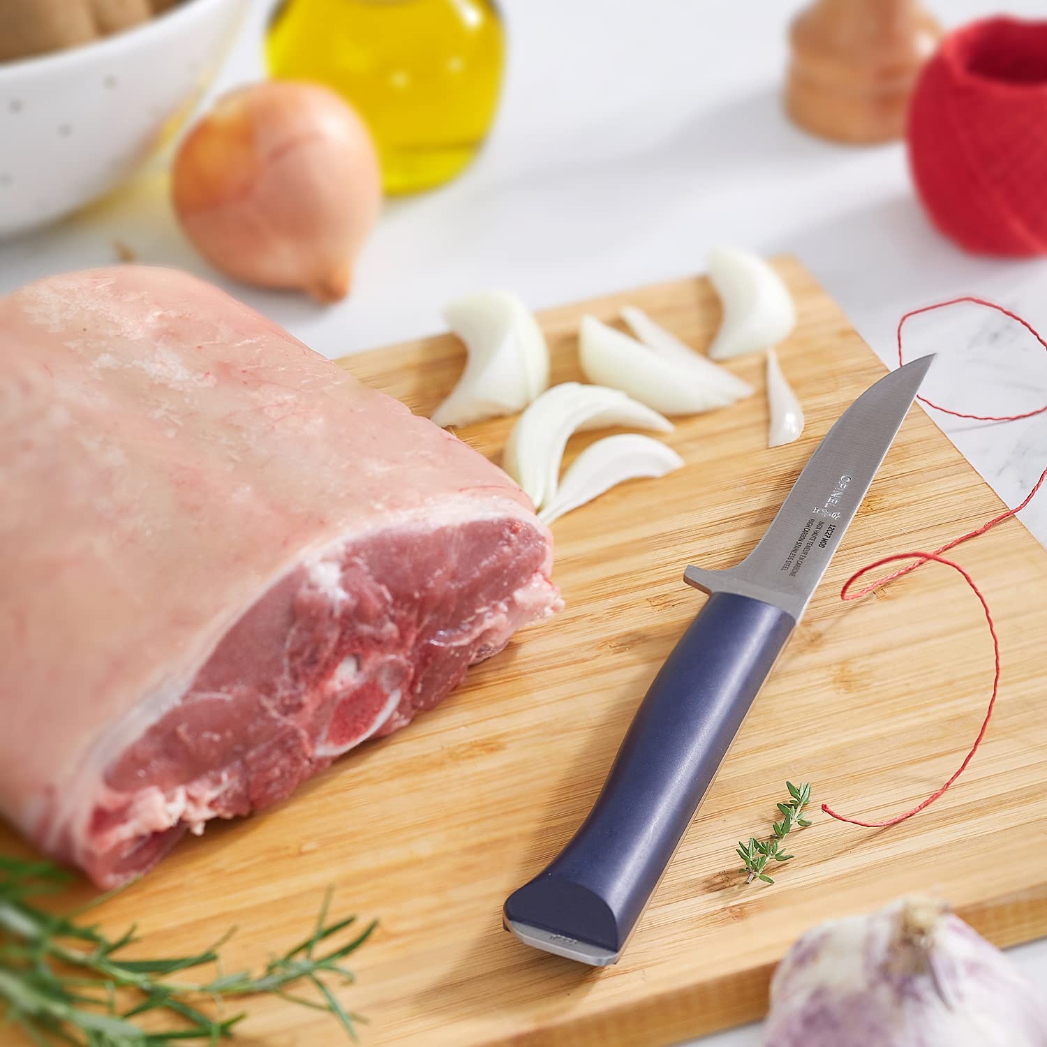 Opinel - N°222 Couteau Viande & Volaille Intempora - Lame 13 cm en Acier Inoxydable - Manche Polyoxyméthylène - Idéal pour Dénerver et Désosser - Garantie à Vie