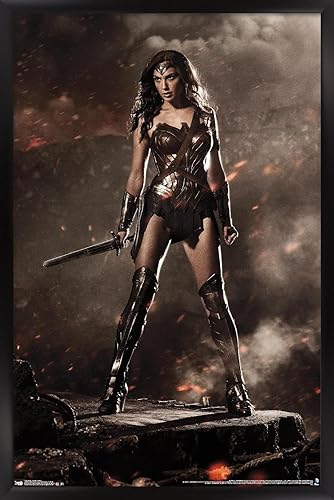 Miniatura 8 de Trends International DC Comics Movie-Batman v Superman-Wonder Woman Wall, 22.375 x 34 pulgadas, paquete de póster y clip premium Paquete de póster