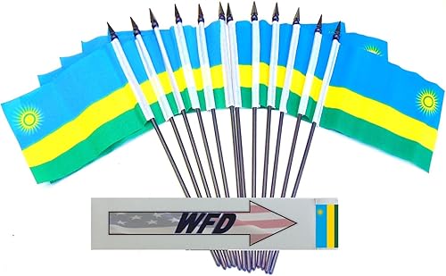 Miniatura 138 de Banderas de escritorio de Nicaragua, paquete de 12 banderas pequeñas de poliéster de 4 x 6 pulgadas en miniatura para mesa de oficina, pequeñas