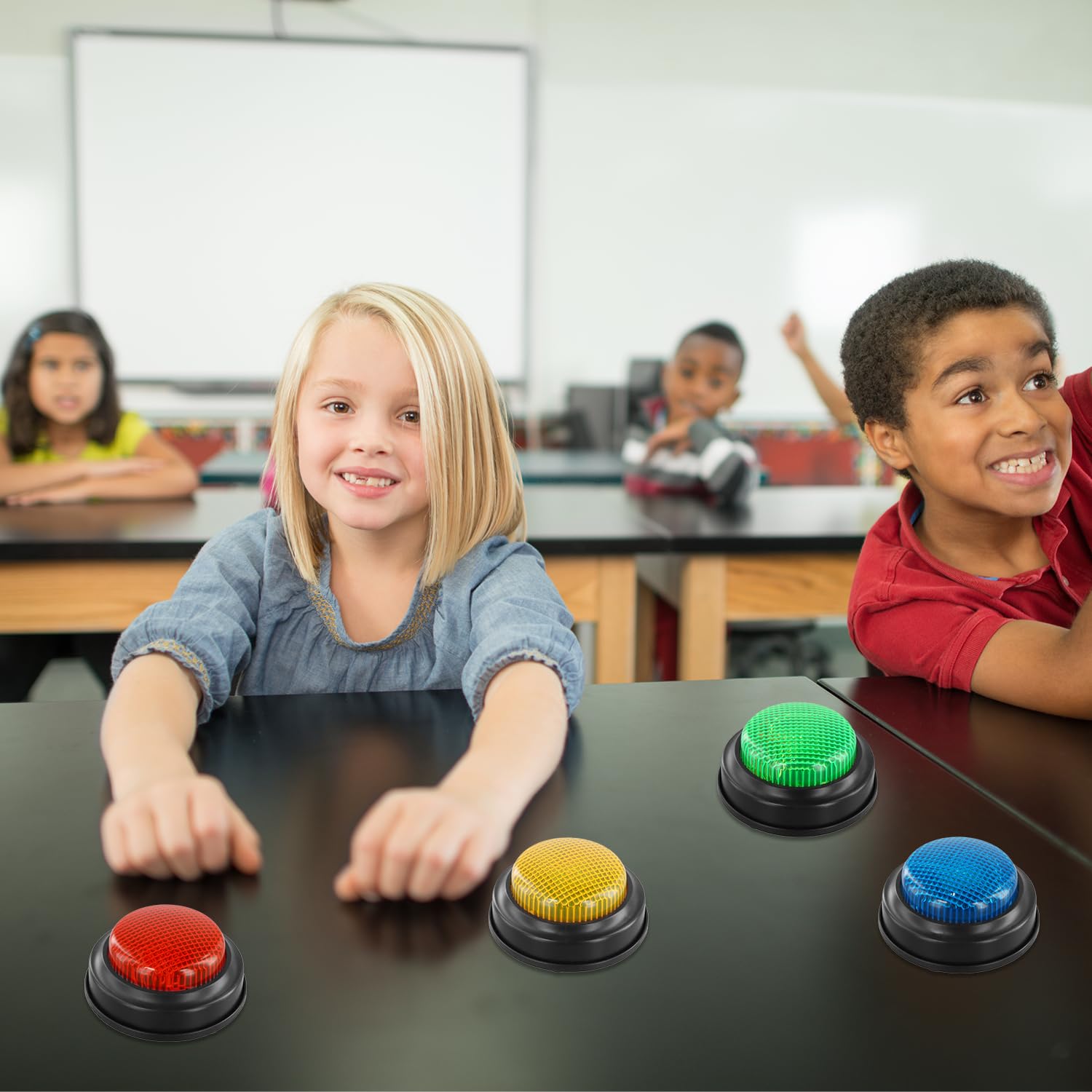 ZJRDYYK Lot de 4 buzzers pour jeux, sonneries de jeu avec différents sons et lumières, bouton de réponse pour jeux télévisés, trivia, salle de classe, quiz ZJRDYYK Lot de 4 buzzers pour jeux, sonneries de jeu avec différents sons et lumières, bouton de réponse pour jeux télévisés, trivia, salle de classe, quiz