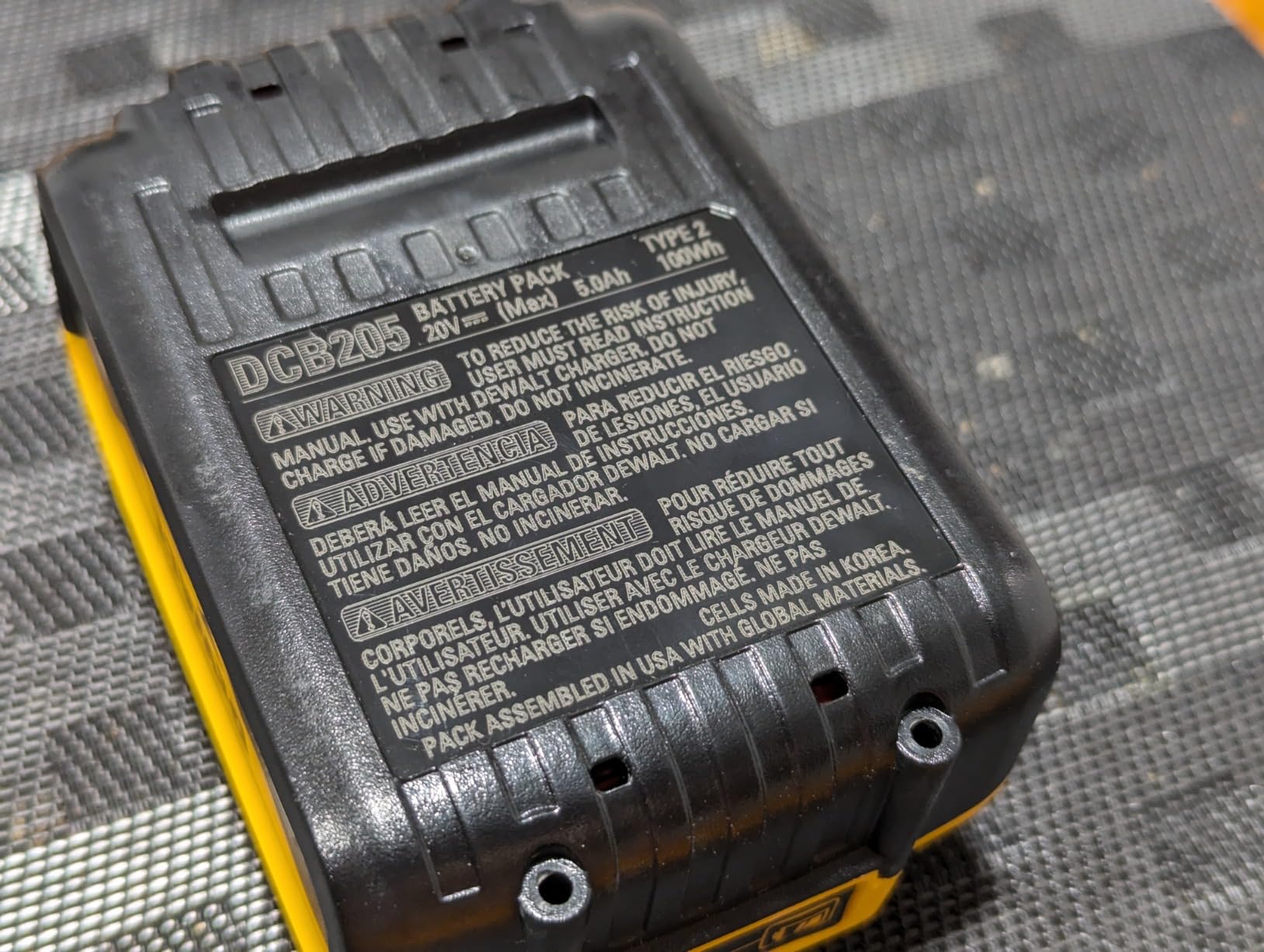 DEWALT 20V MAX Lithium-Ion 5.0 AH Battery (2-Pack) photo review
