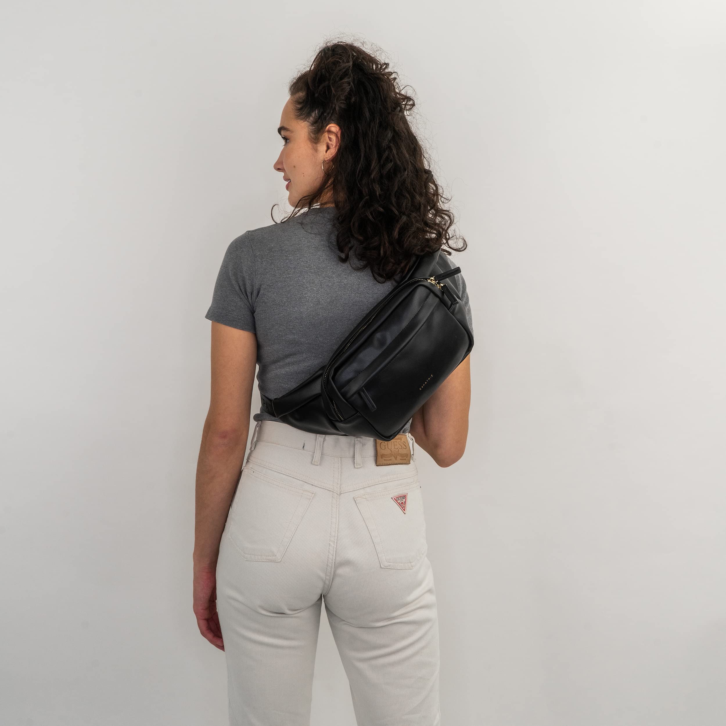 Expatrié Bauchtasche Damen Schwarz - Justine - Brusttasche für Reise, Festival & Sport - Stylische Bumbag aus PU Kunstleder - Wasserabweisend