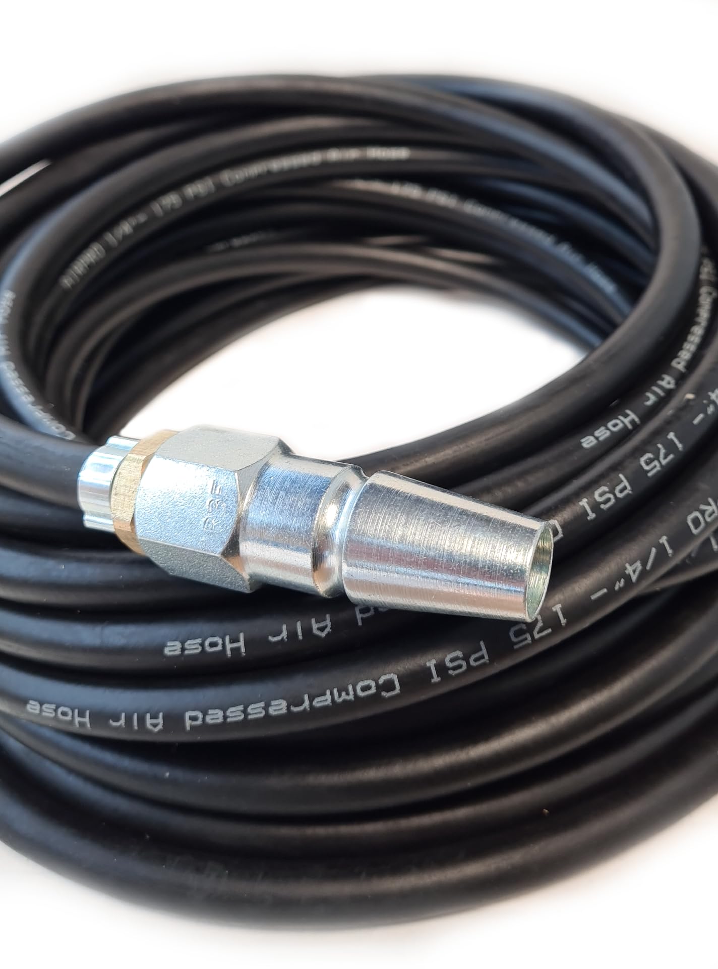 Tubo Pneumatico E Testa Di Raccordo Di Un Autocarro A Palma Per L Alimentazione Dell Aria Compressa Dal Trattore Allo Sfondo 175975428 - Foto 9