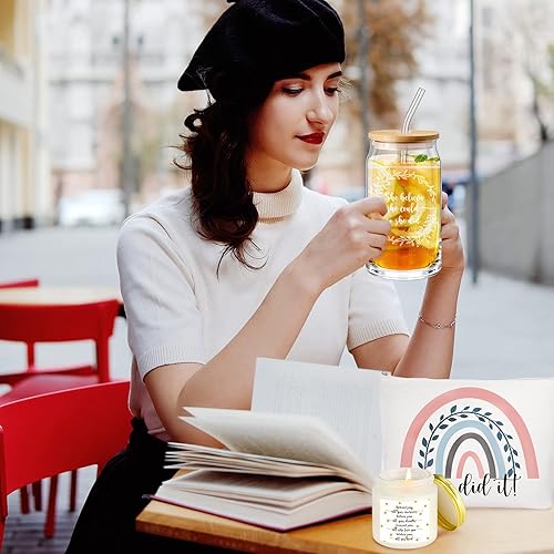 Miniatura 5 de Nuanchu Juego de 4 regalos de graduación para ella, regalos de felicitación 2025 para mujeres que creyó que podía de cristal, bolsa de maquillaje