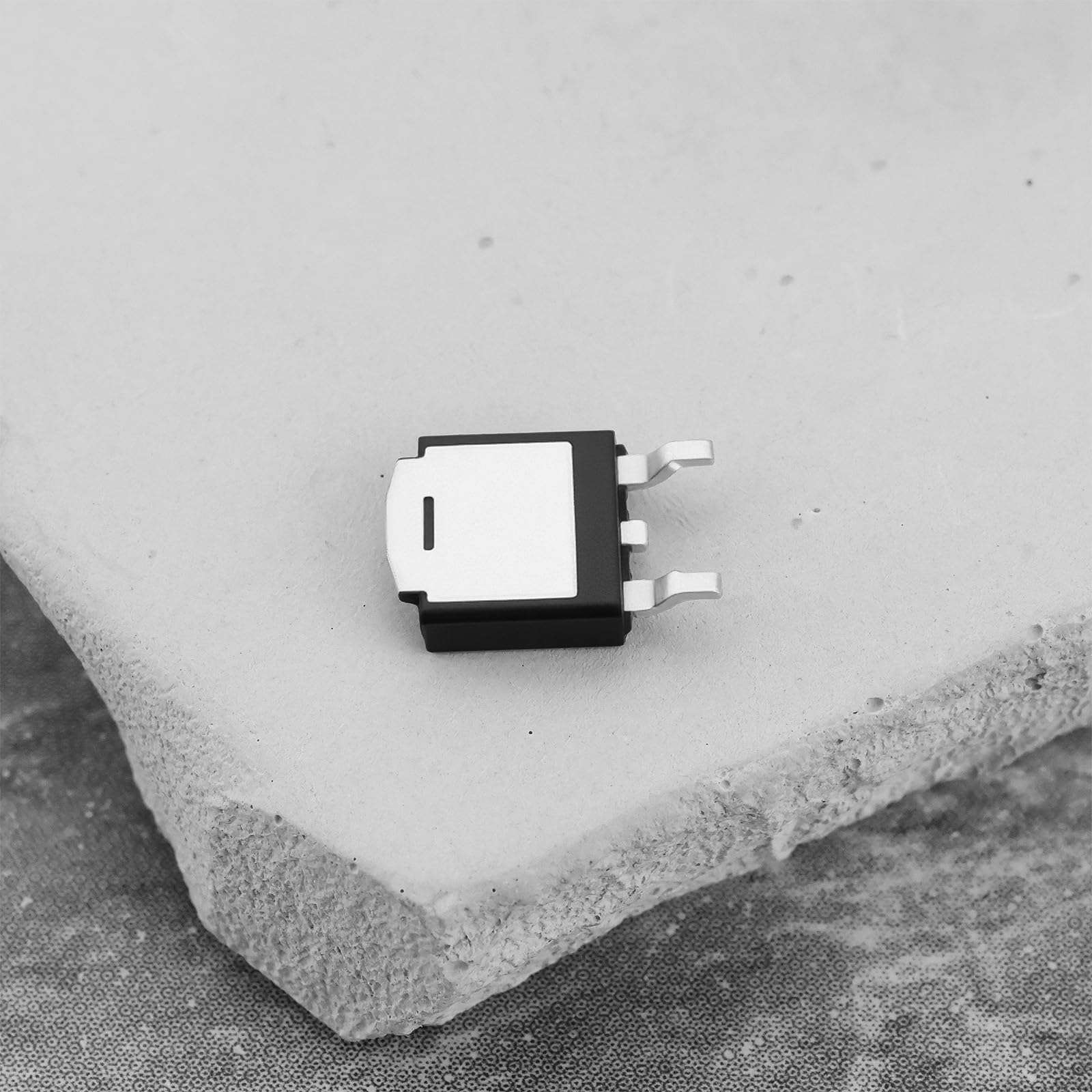 4 Pezzi NGD8201AG IC Chip TO-263 Circuito Integrato Per Lavori Di Circuiti Domestici Fai Da Te
